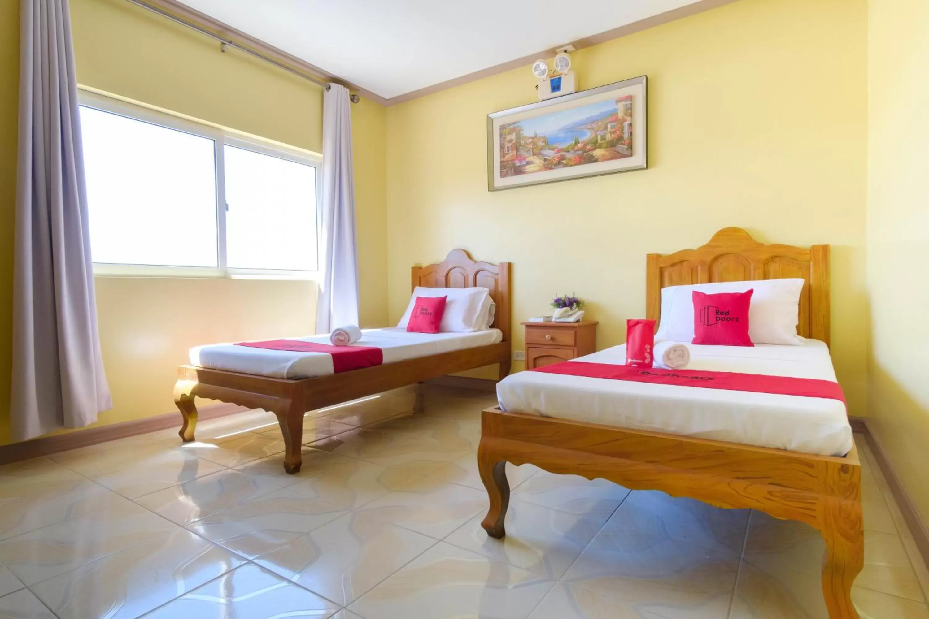 Standard Twin Room in RedDoorz Plus @ Manalo Extension Palawan Standard Twin Room in RedDoorz Plus @ Manalo Extension Palawan