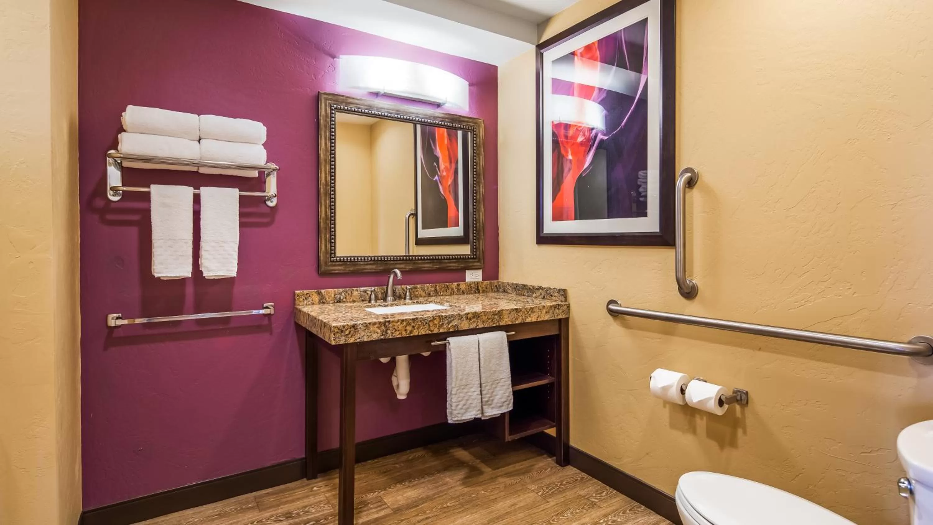Bathroom in Best Western View of Lake Powell Hotel