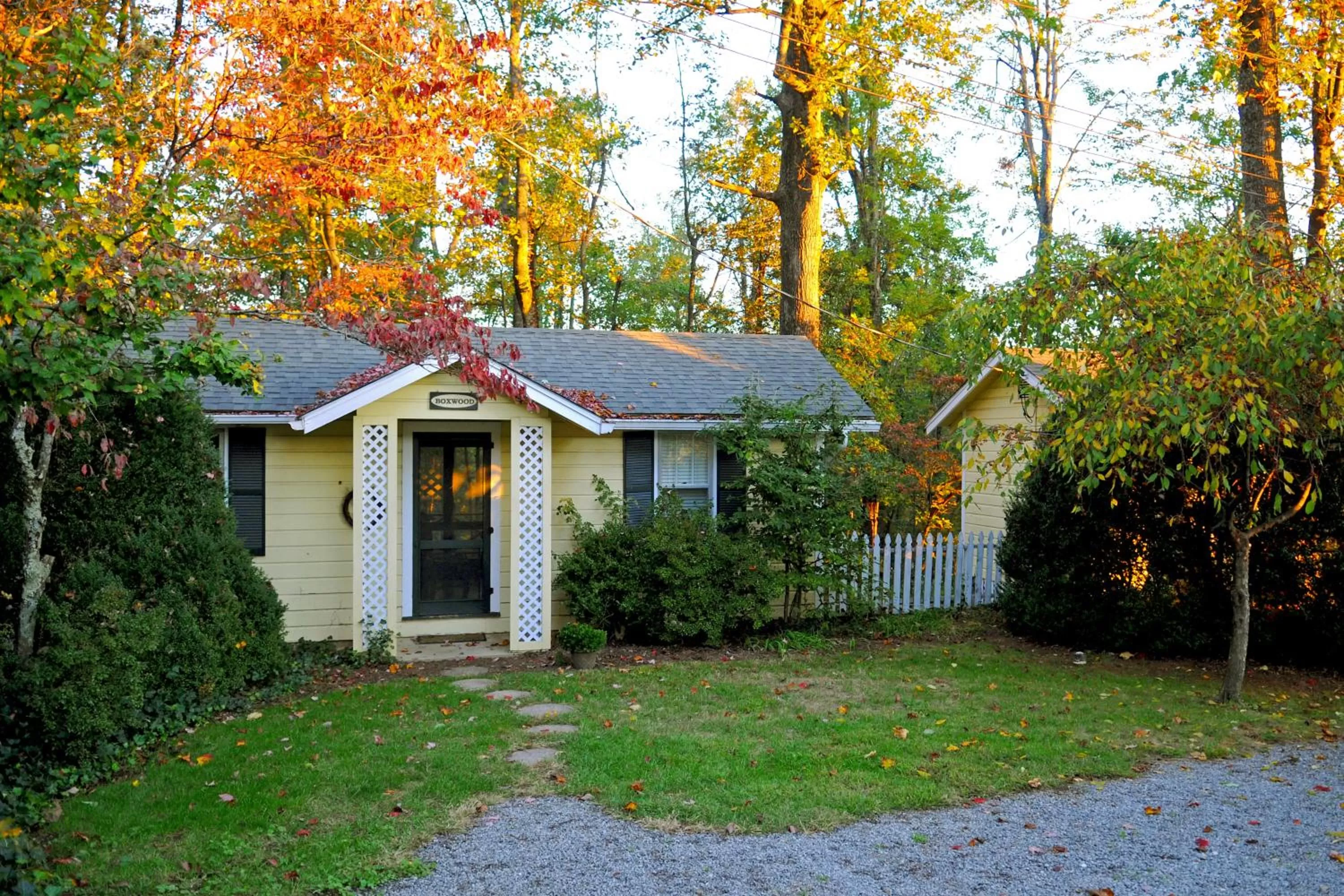 Property Building in Orchard Inn