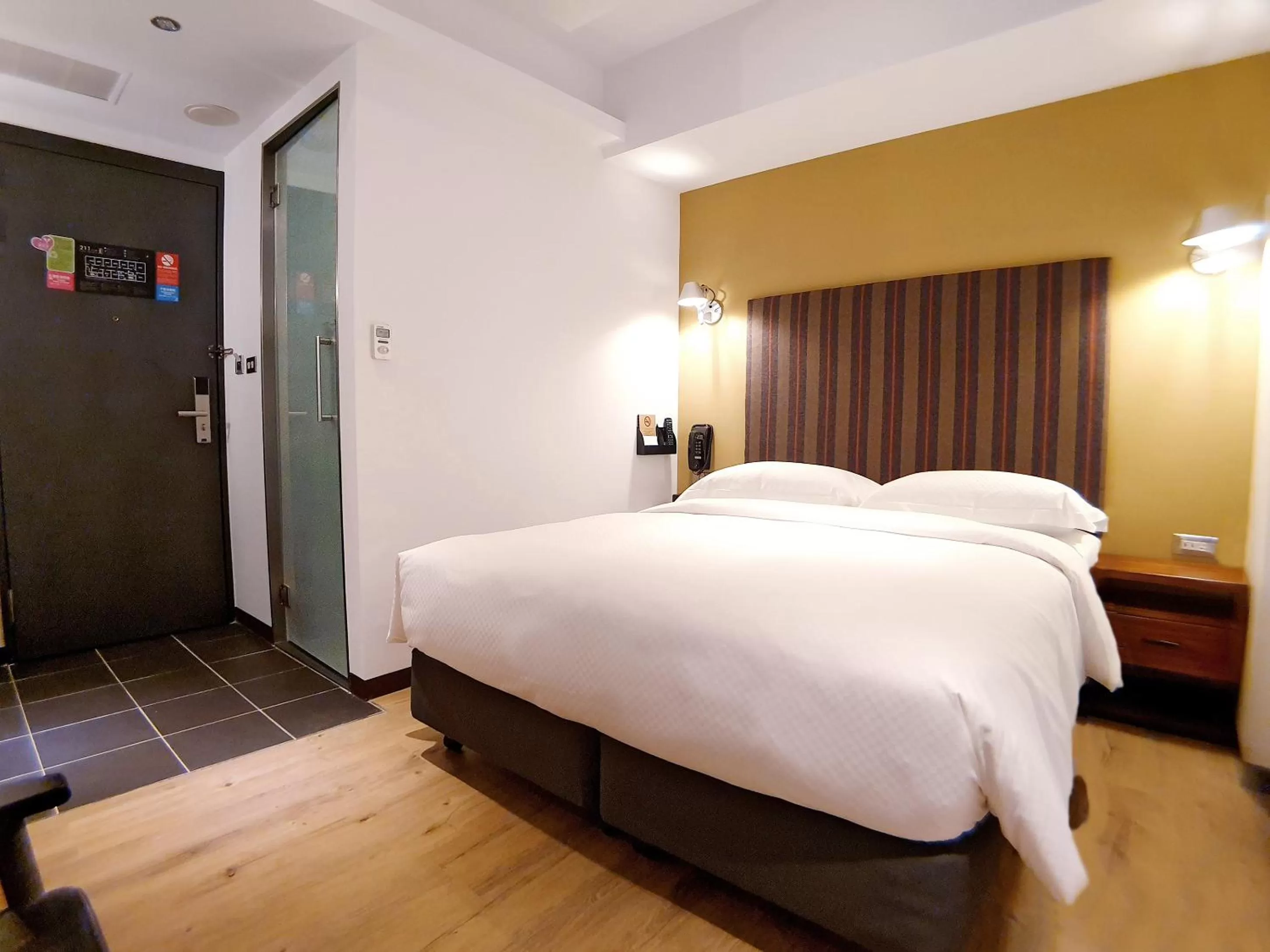 Bed in River inn Station