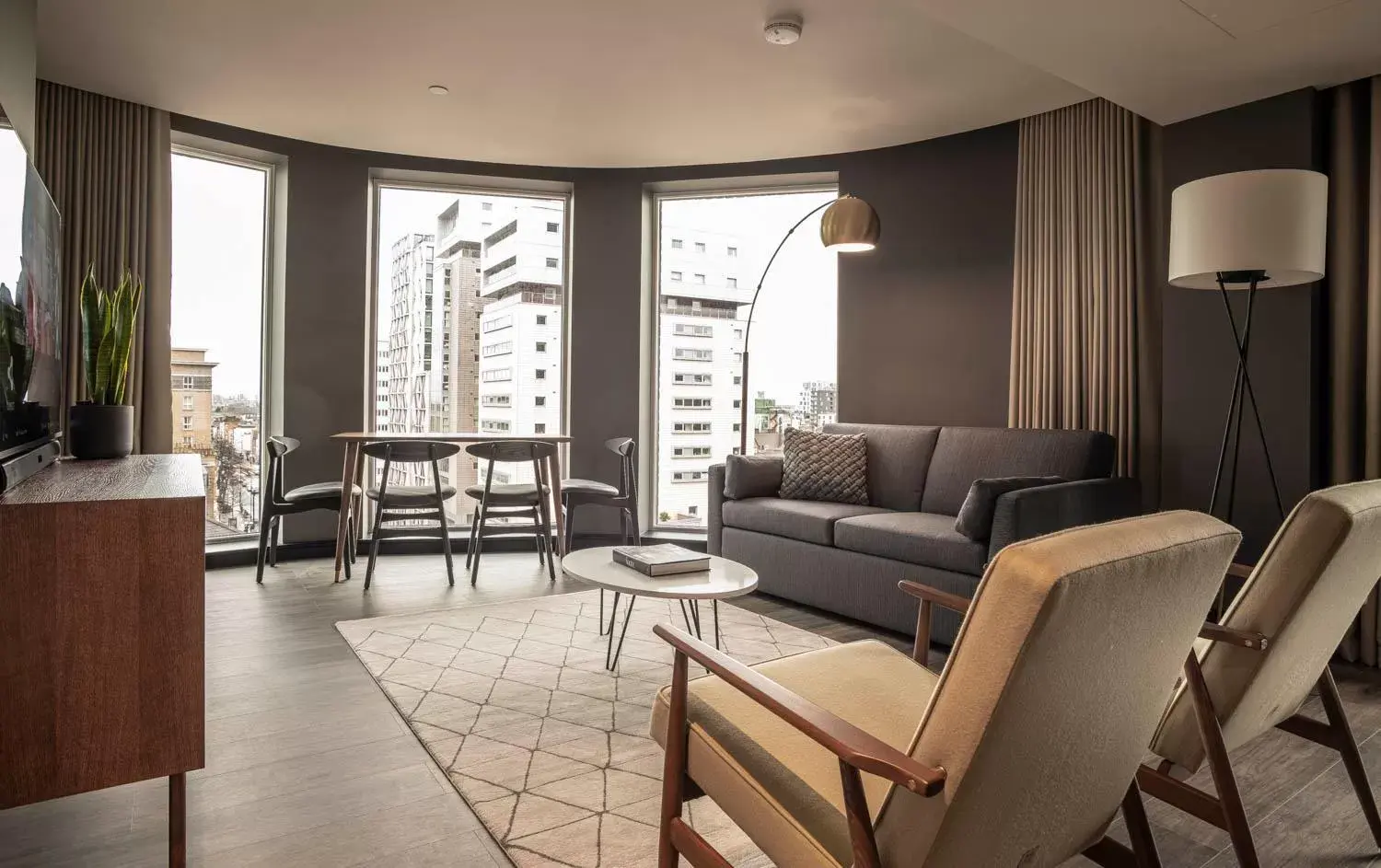 Two-Bedroom Apartment in The Gate London City Two-Bedroom Apartment in The Gate London City
