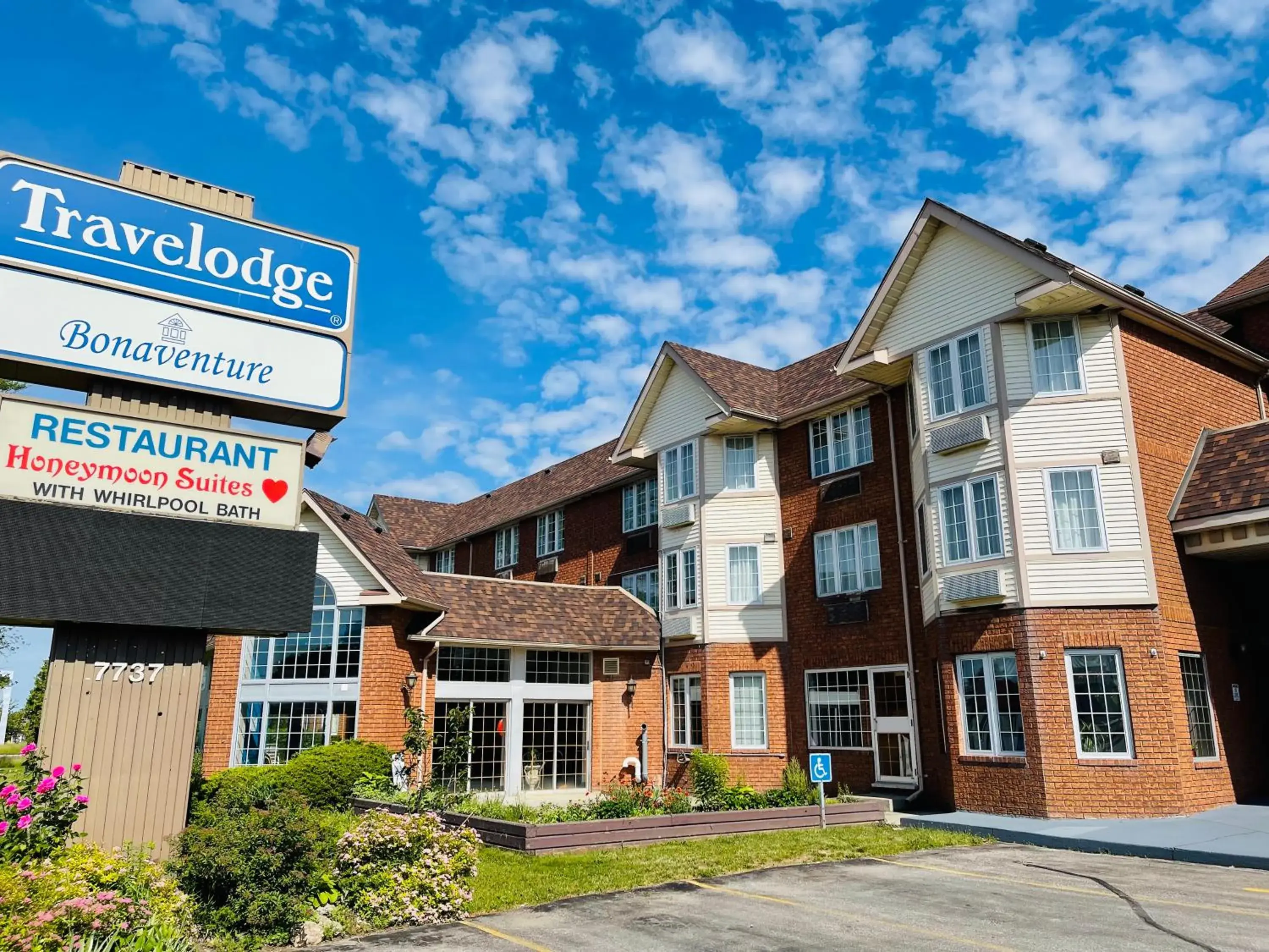 Travelodge by Wyndham Niagara Falls Lundys Lane Travelodge by Wyndham Niagara Falls Lundys Lane