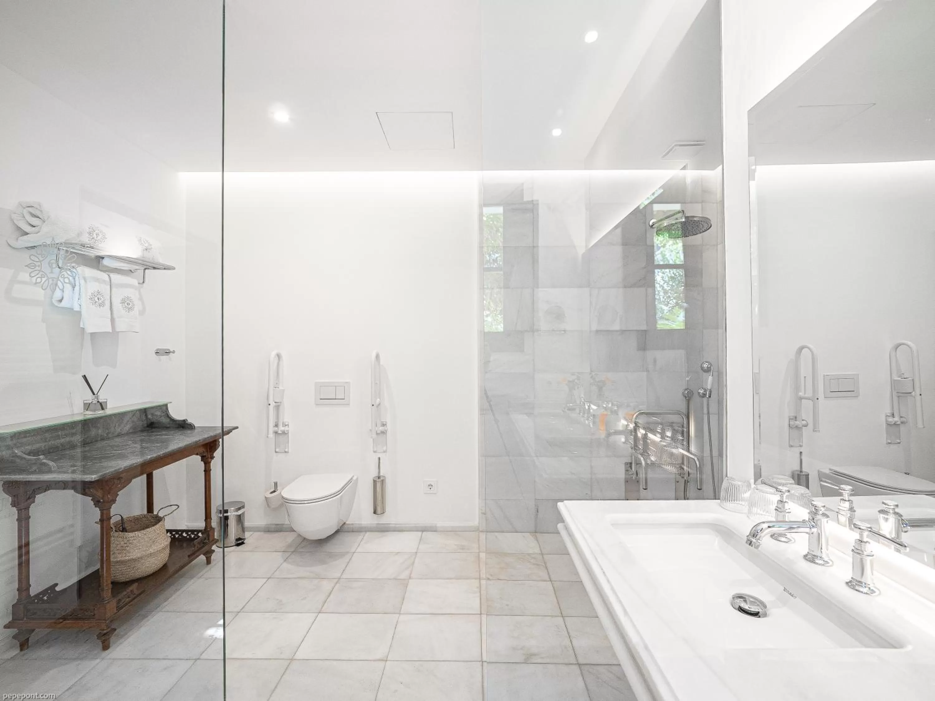 Shower in Ca'n Puig de Sòller