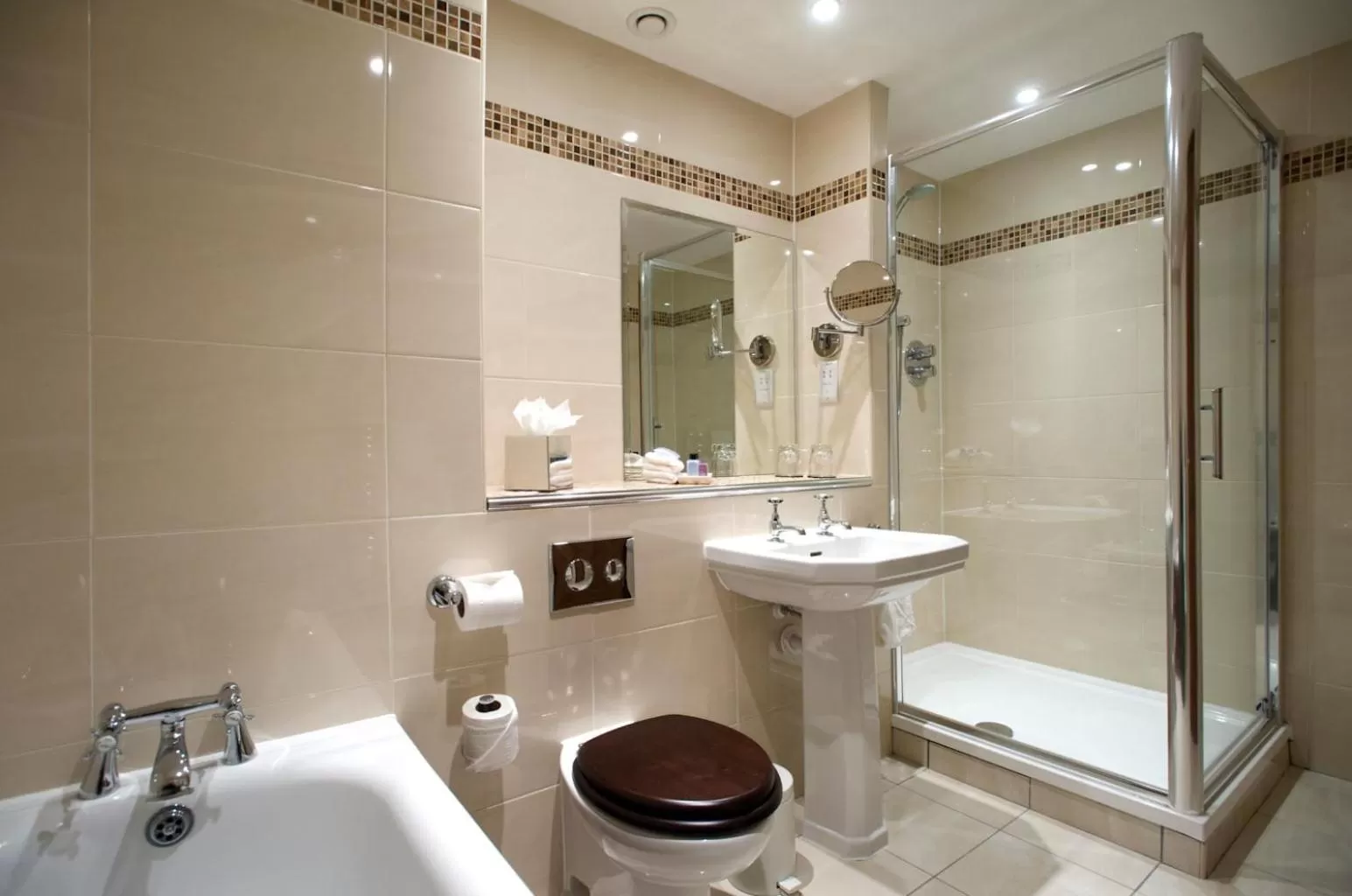 Superior King Room in Macdonald Norwood Hall Hotel