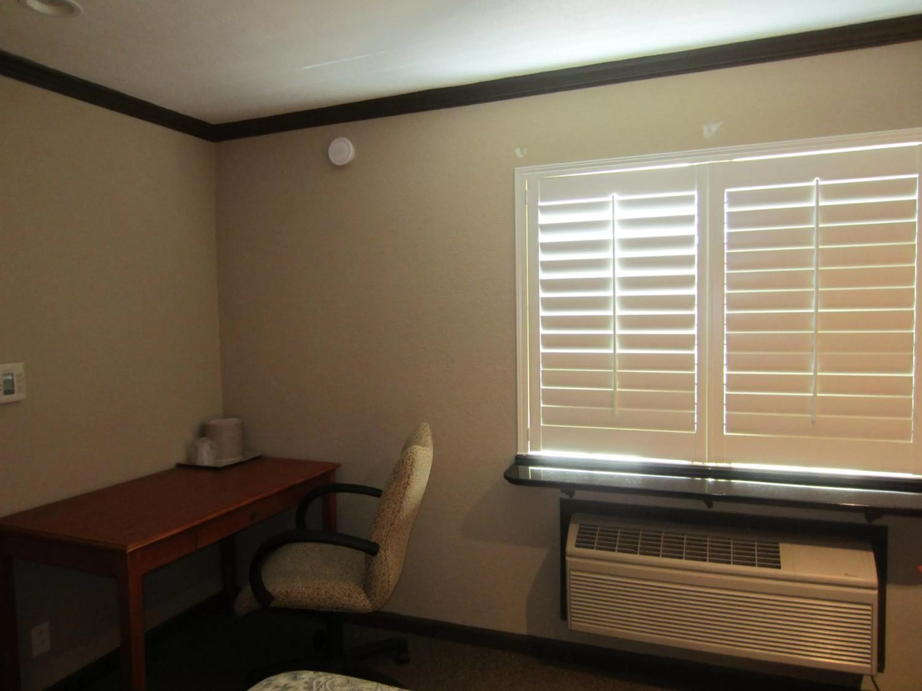 Decorative detail in Deluxe Inn Redwood City