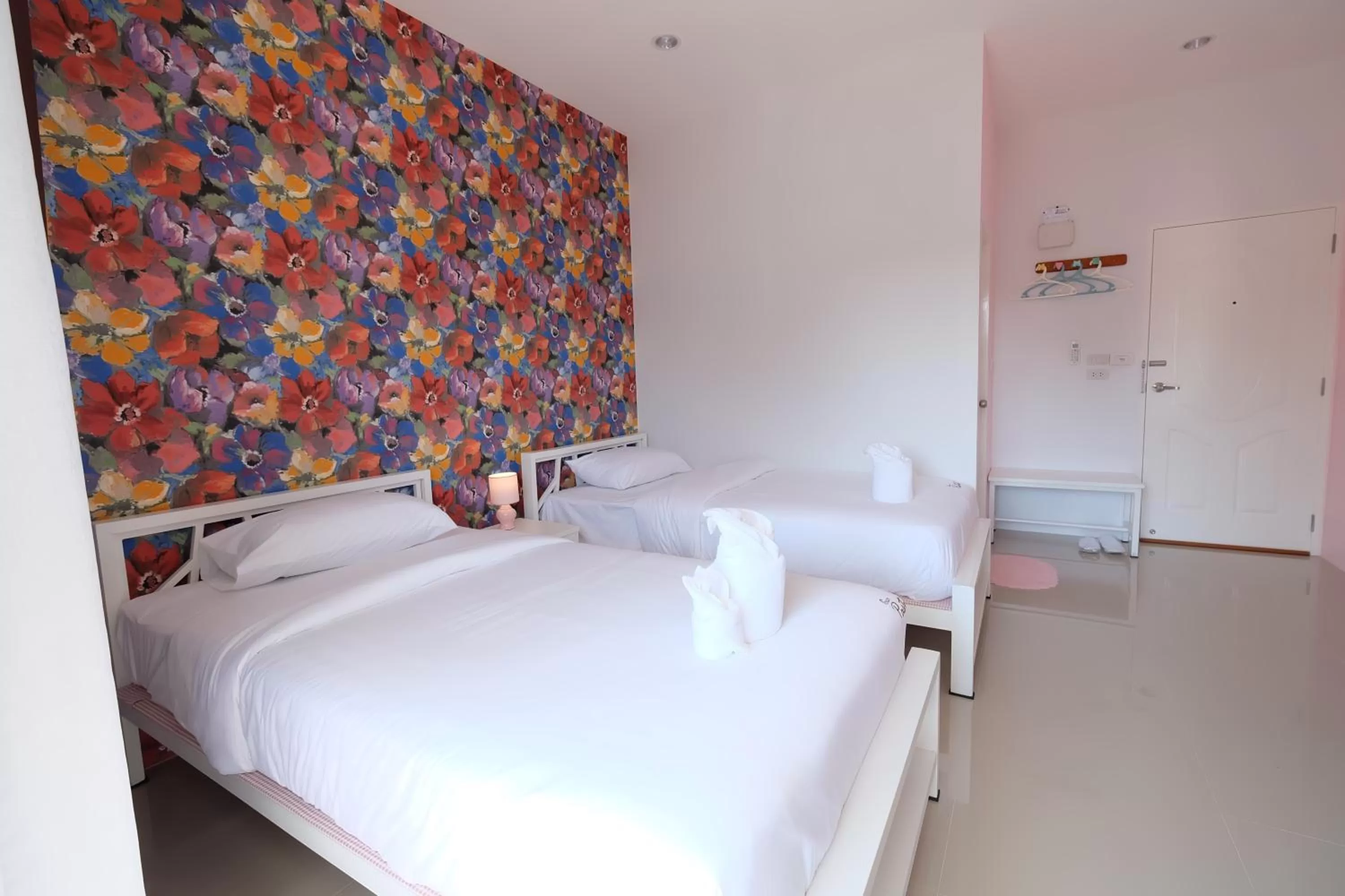 Spring, Bed in Noble Baan Pastel