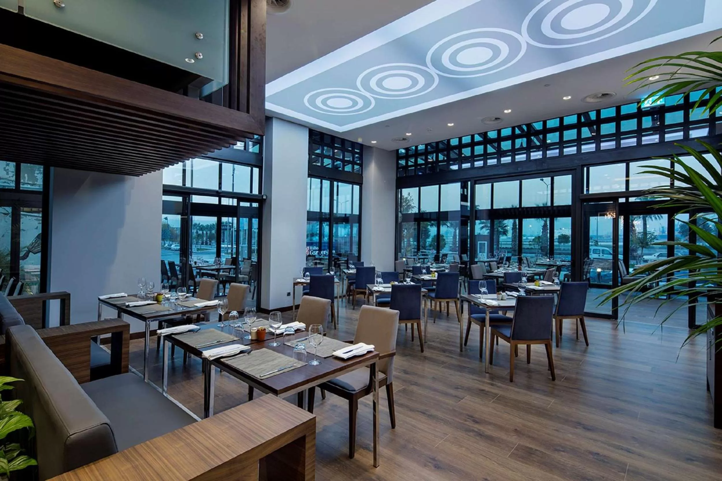 Restaurant/places to eat in Hilton Garden Inn Izmir Bayrakli