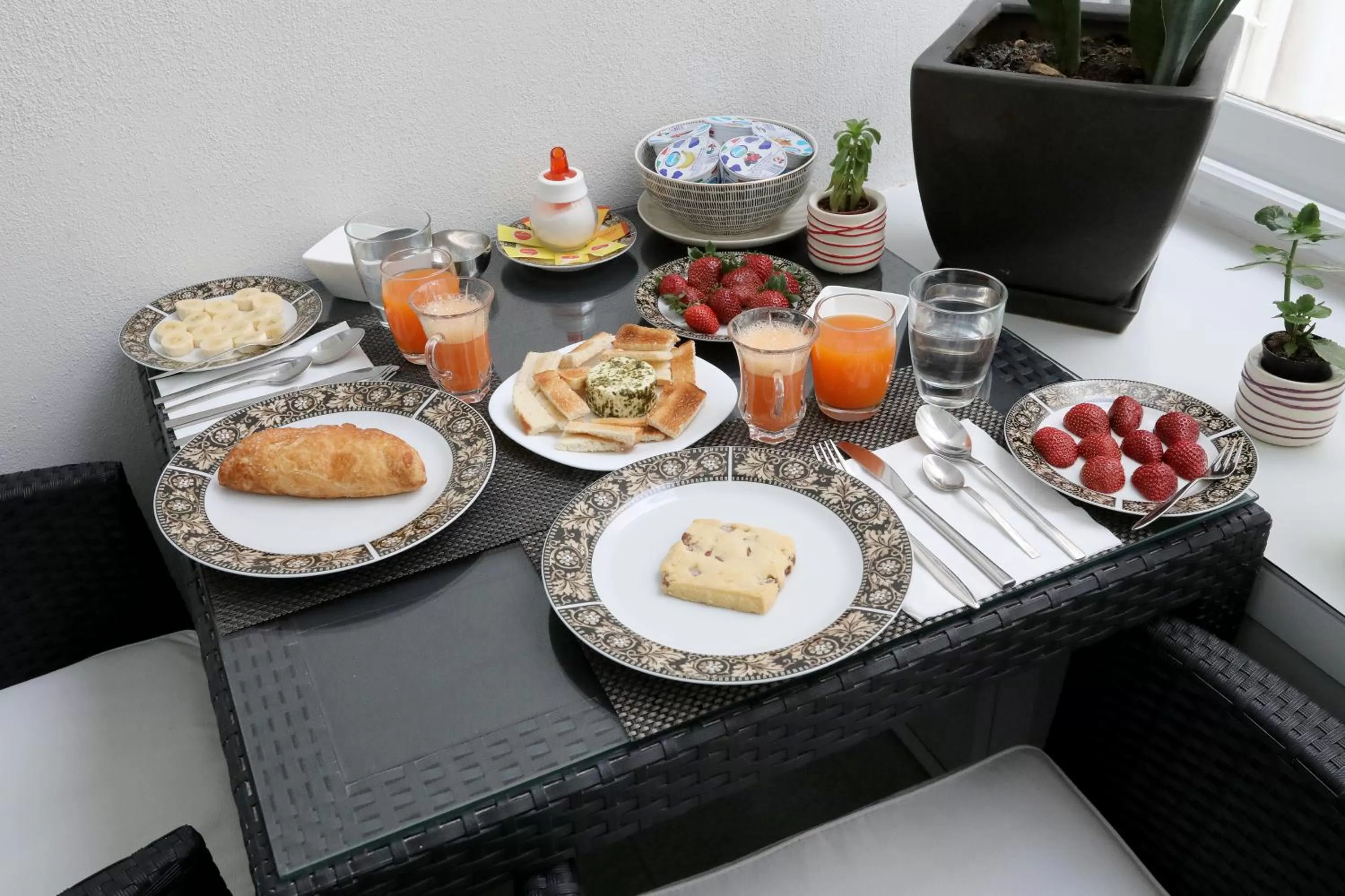 Breakfast in Escape to St Julians