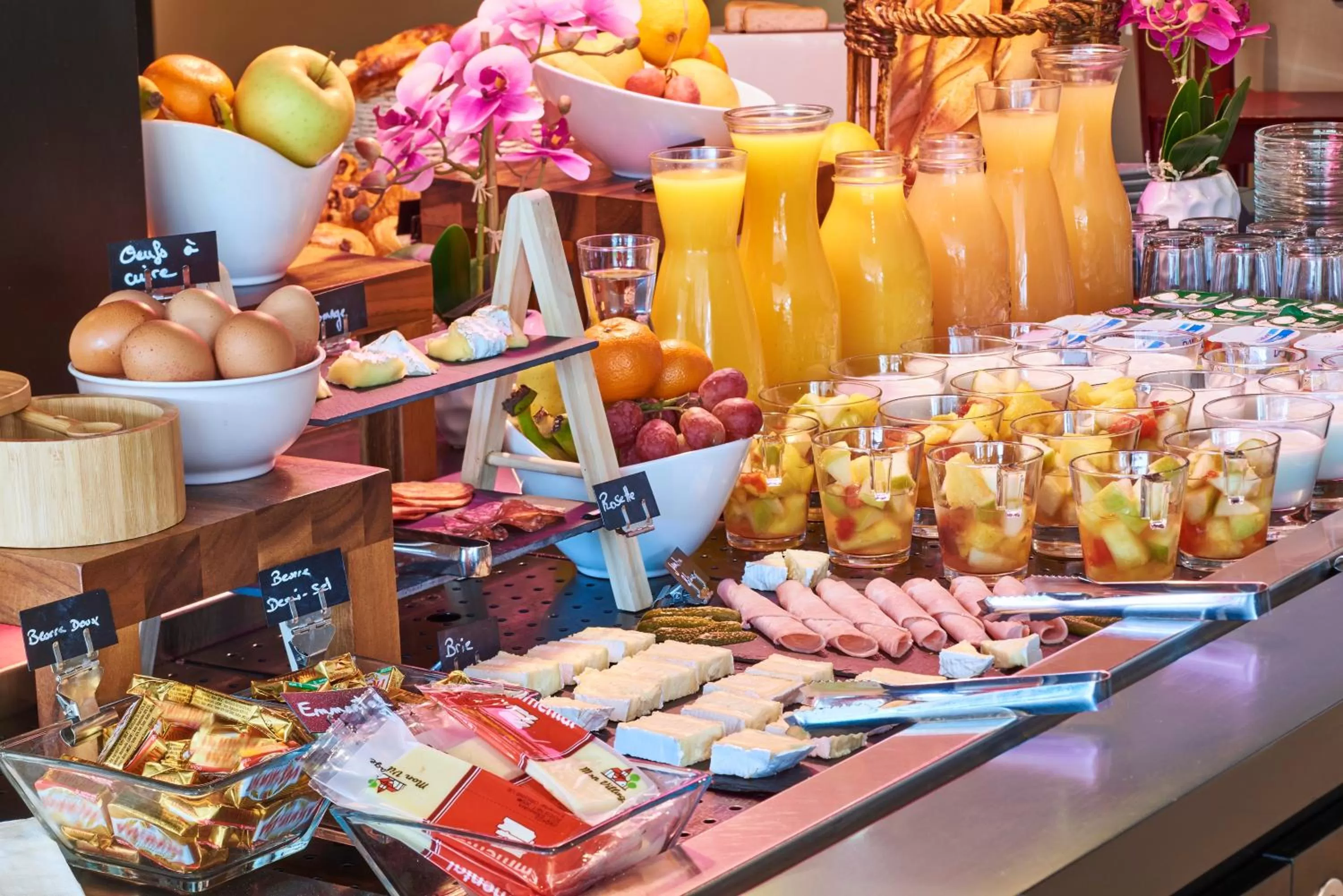 Breakfast in Sure Hotel by Best Western Valence Nord