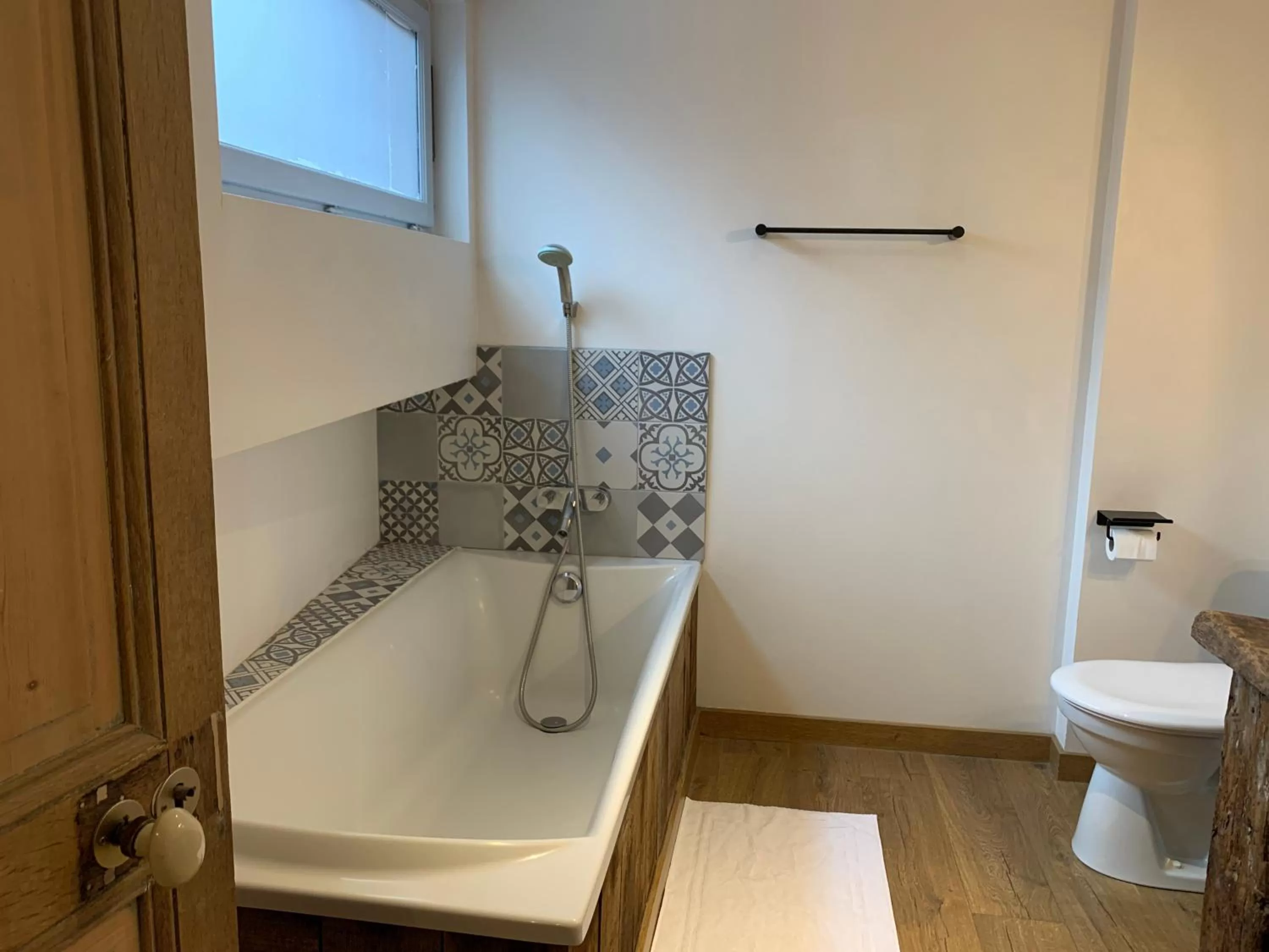 Bathroom in L'Ecole des Demoiselles