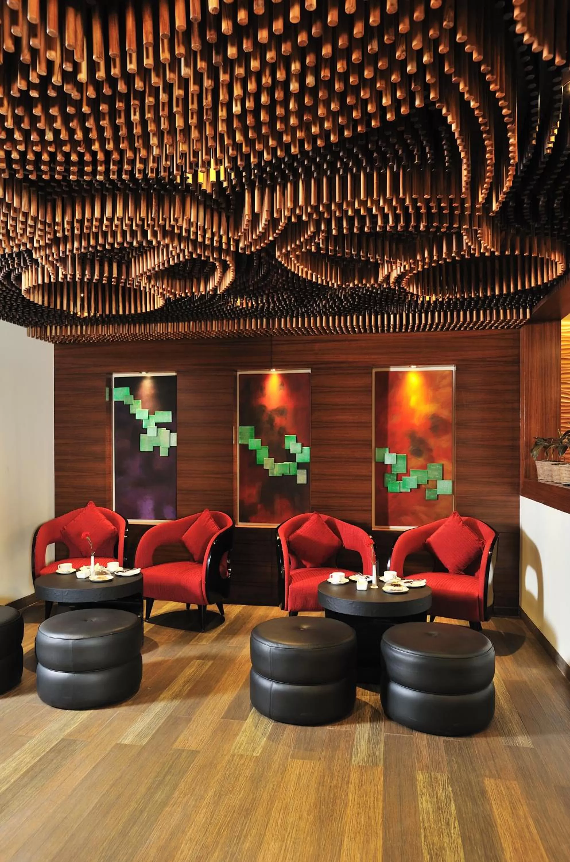 Lounge or bar in Marina- Shimla First Designer Boutique Hotel