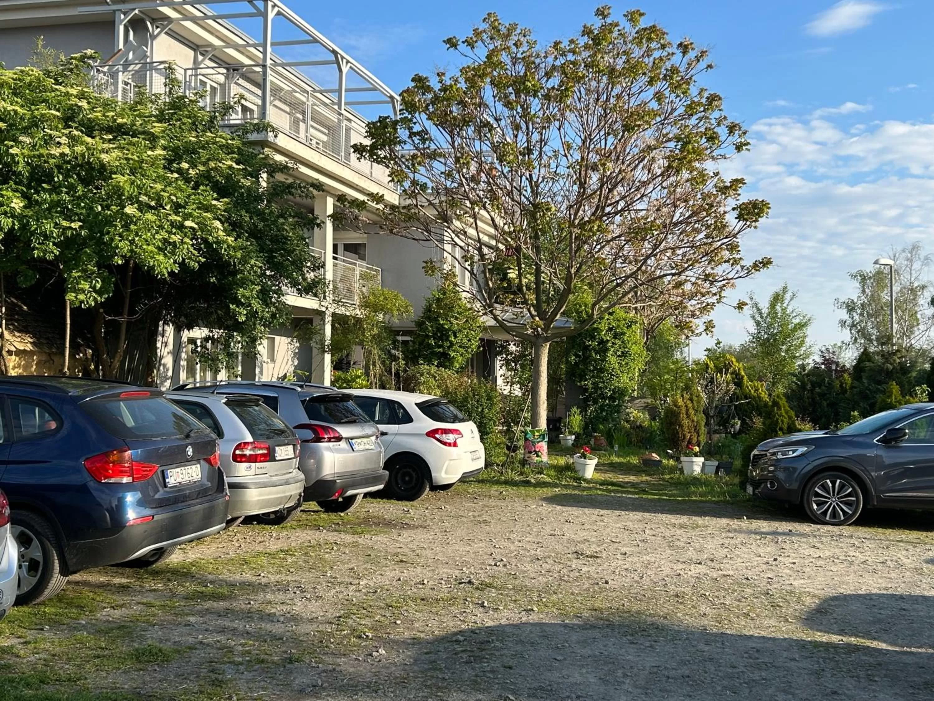 Parking, Property Building in Pansion Vila Vanda