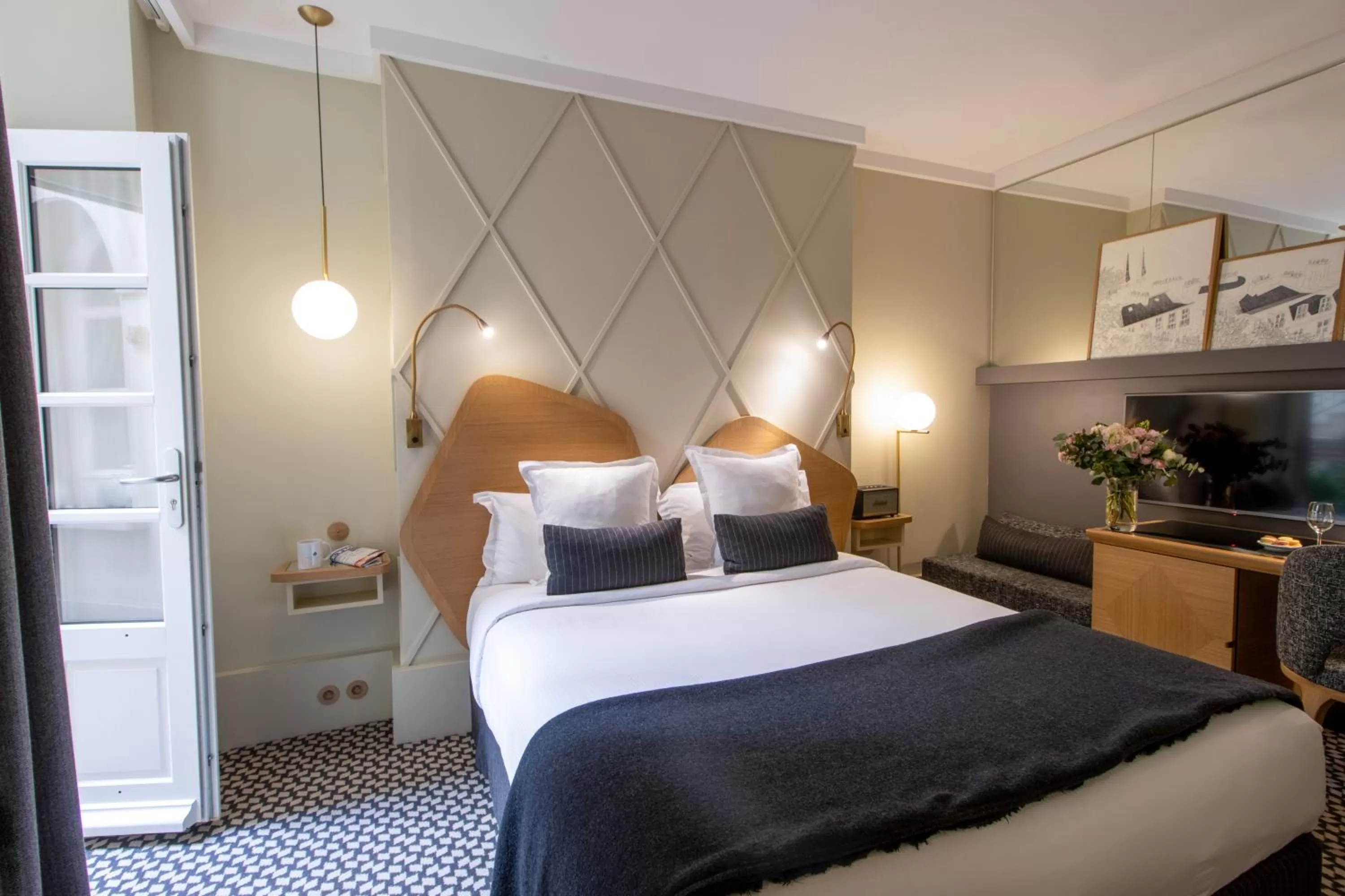 Bed in Millésime Hôtel