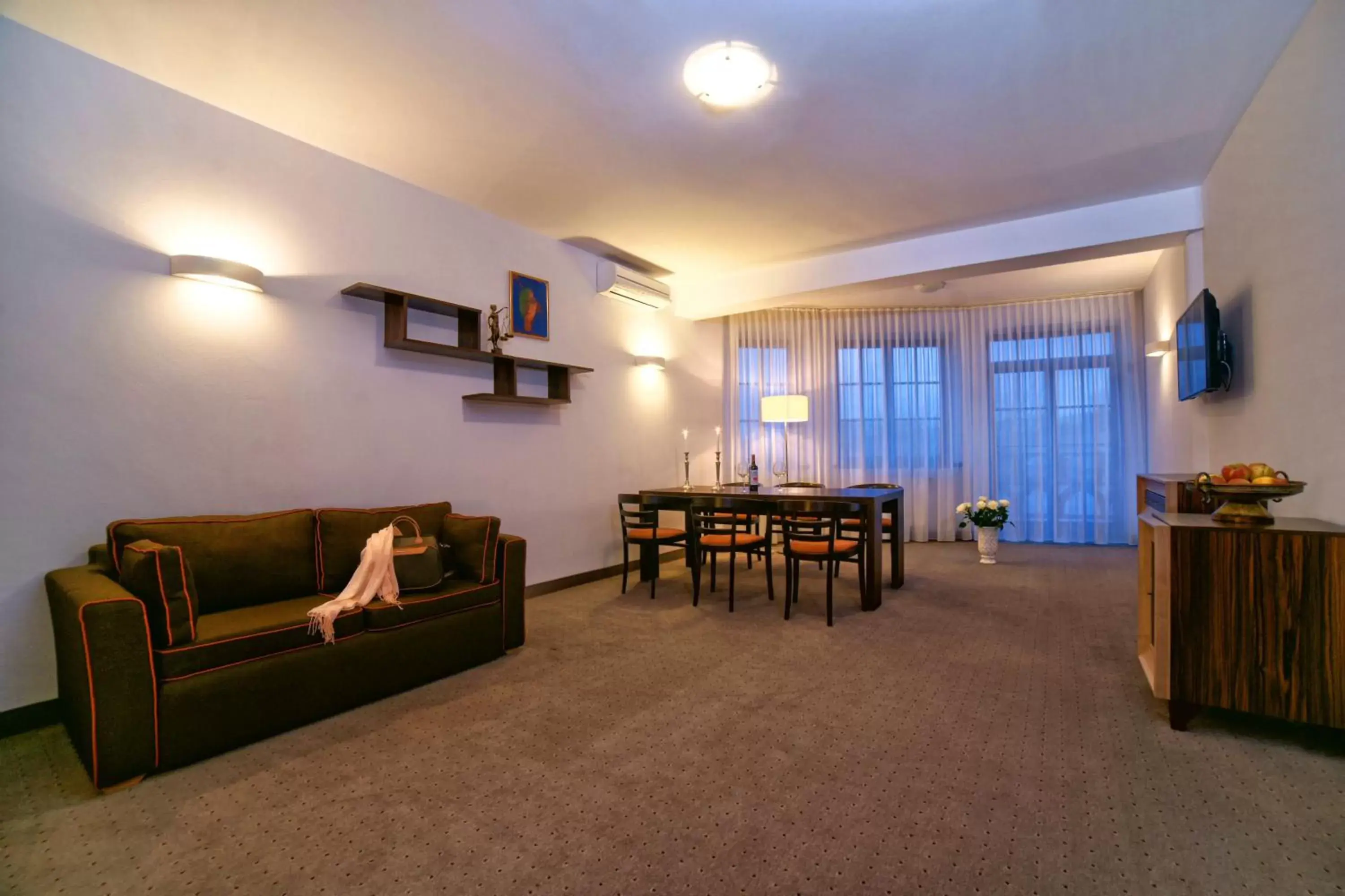 VIP Suite with Lake View in Stary Tartak VIP Suite with Lake View in Stary Tartak