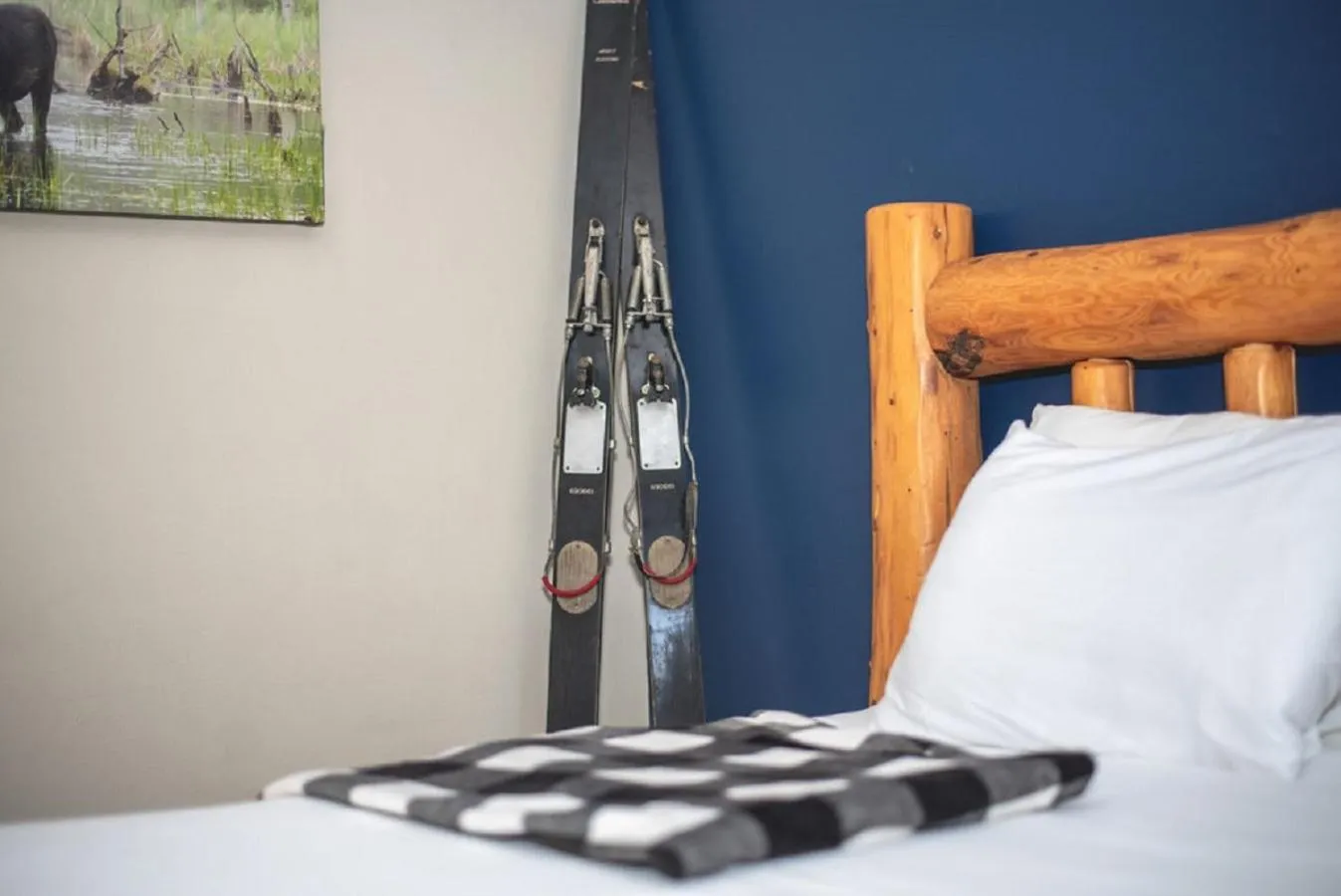 Bed in Mountain Inn at Lutsen