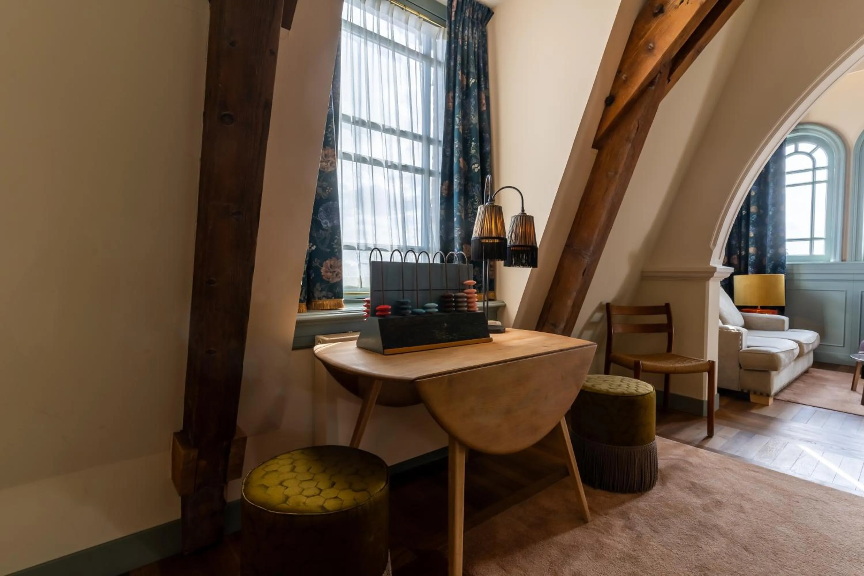 Communal lounge/ TV room in Hotel Mercier