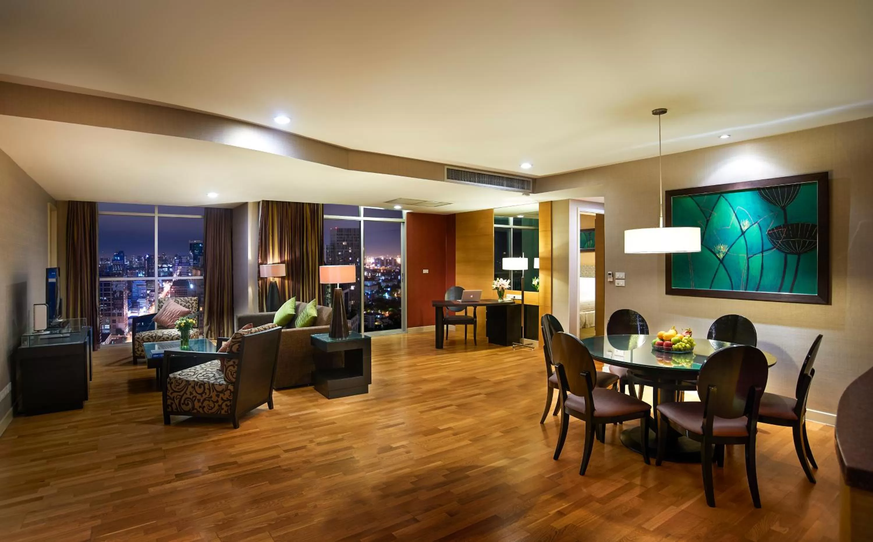 Living room in Urbana Sathorn Hotel, Bangkok