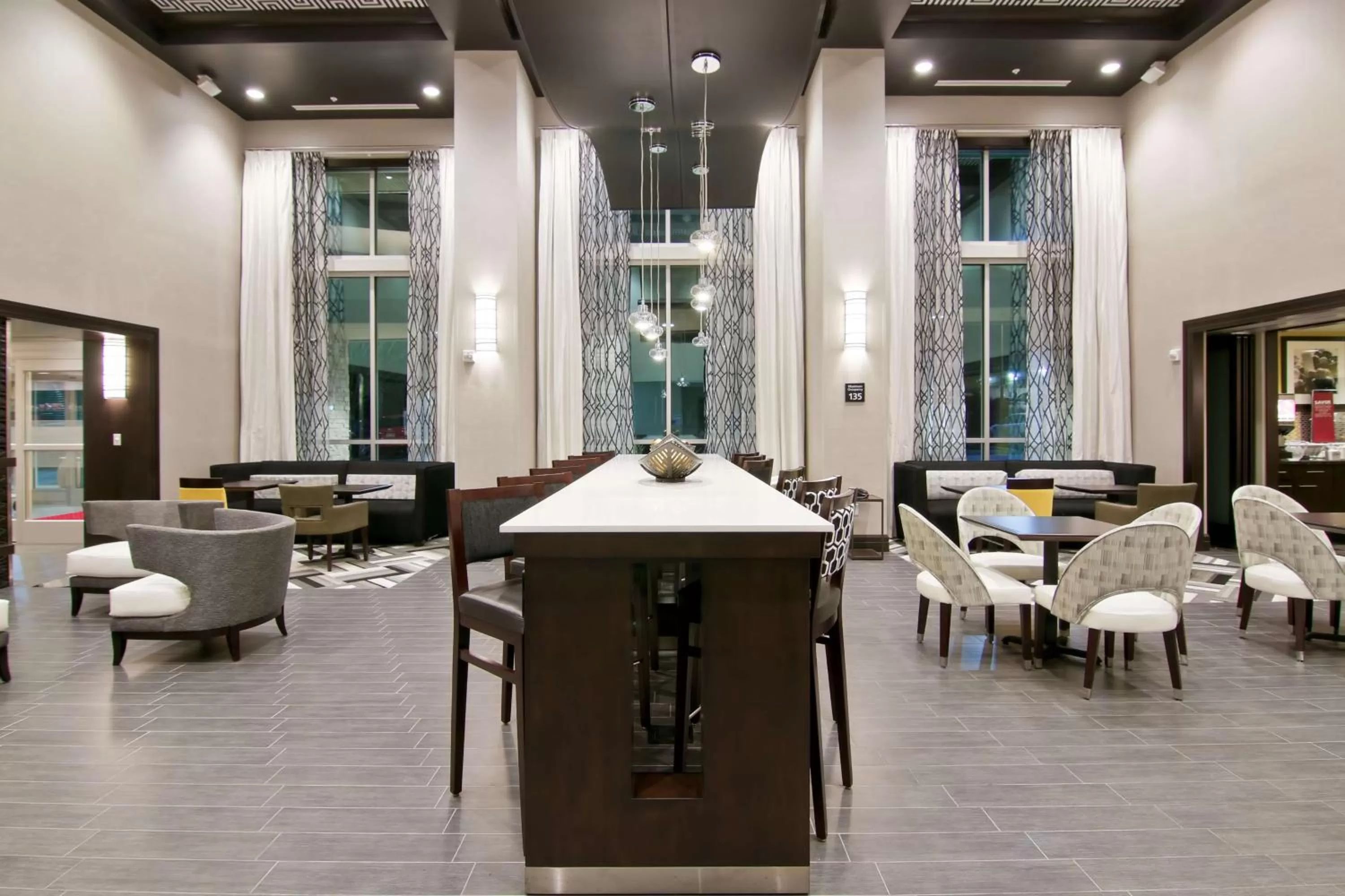 Lobby or reception in Hampton Inn & Suites Bellevue Downtown/Seattle