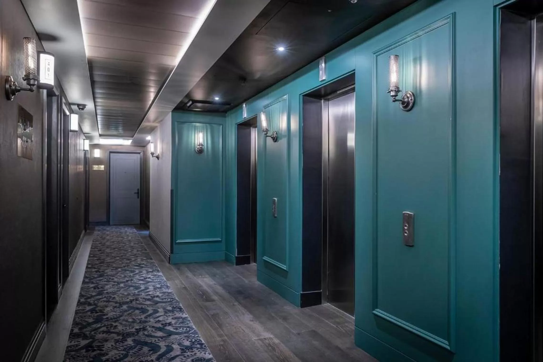 elevator in Clayton Hotel City of London