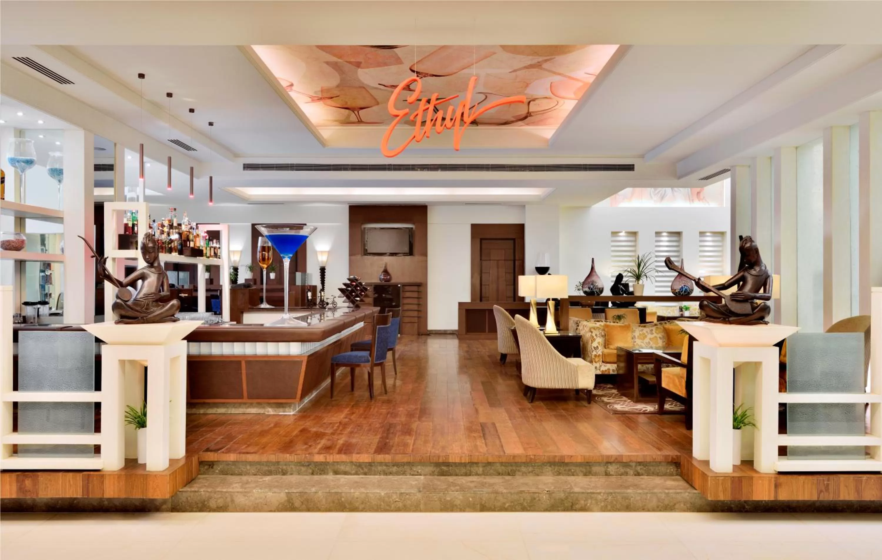 Restaurant/places to eat in Radisson Noida