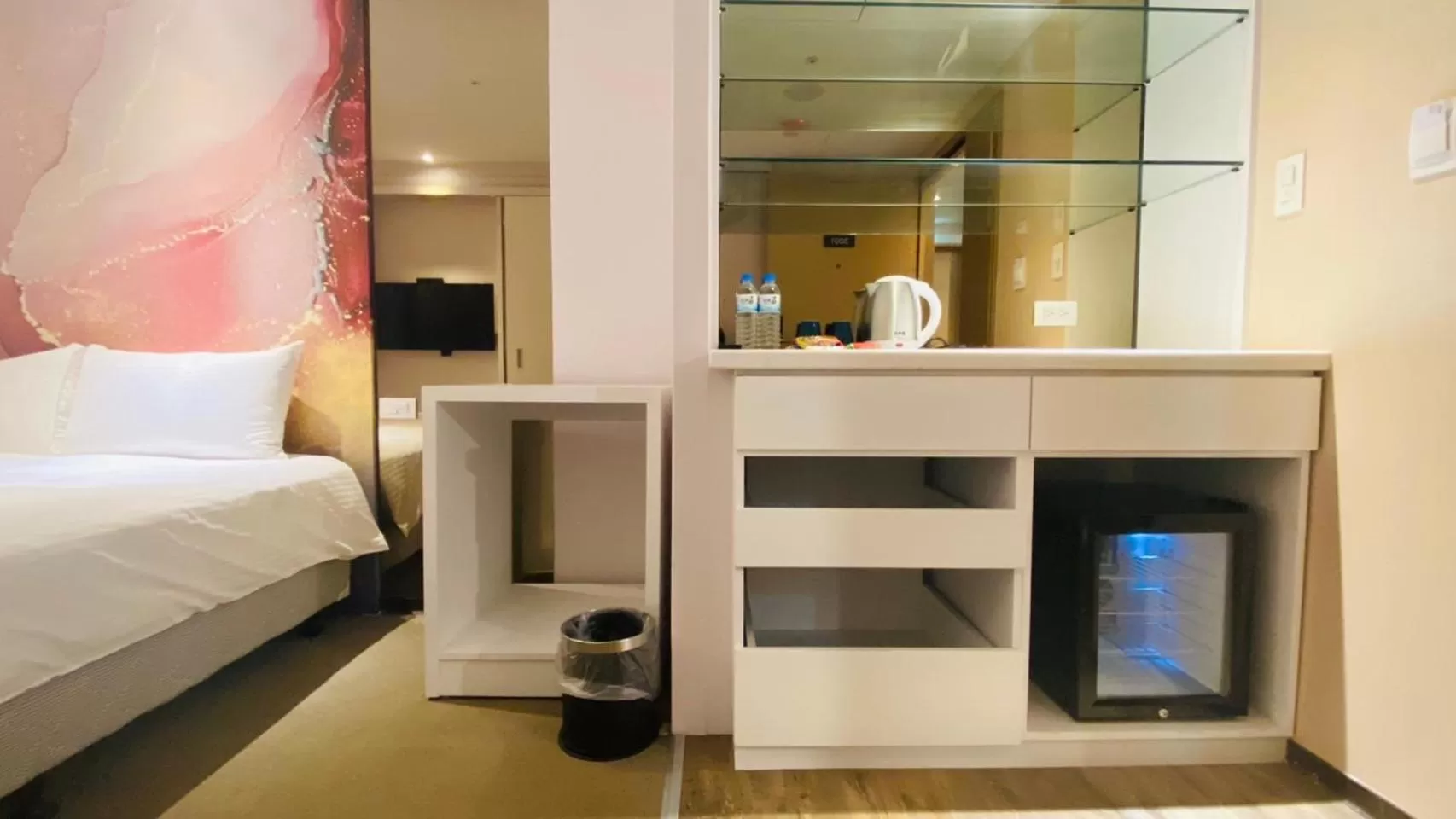 Photo of the whole room, Bed in Artinn藝築文旅-台北站前館