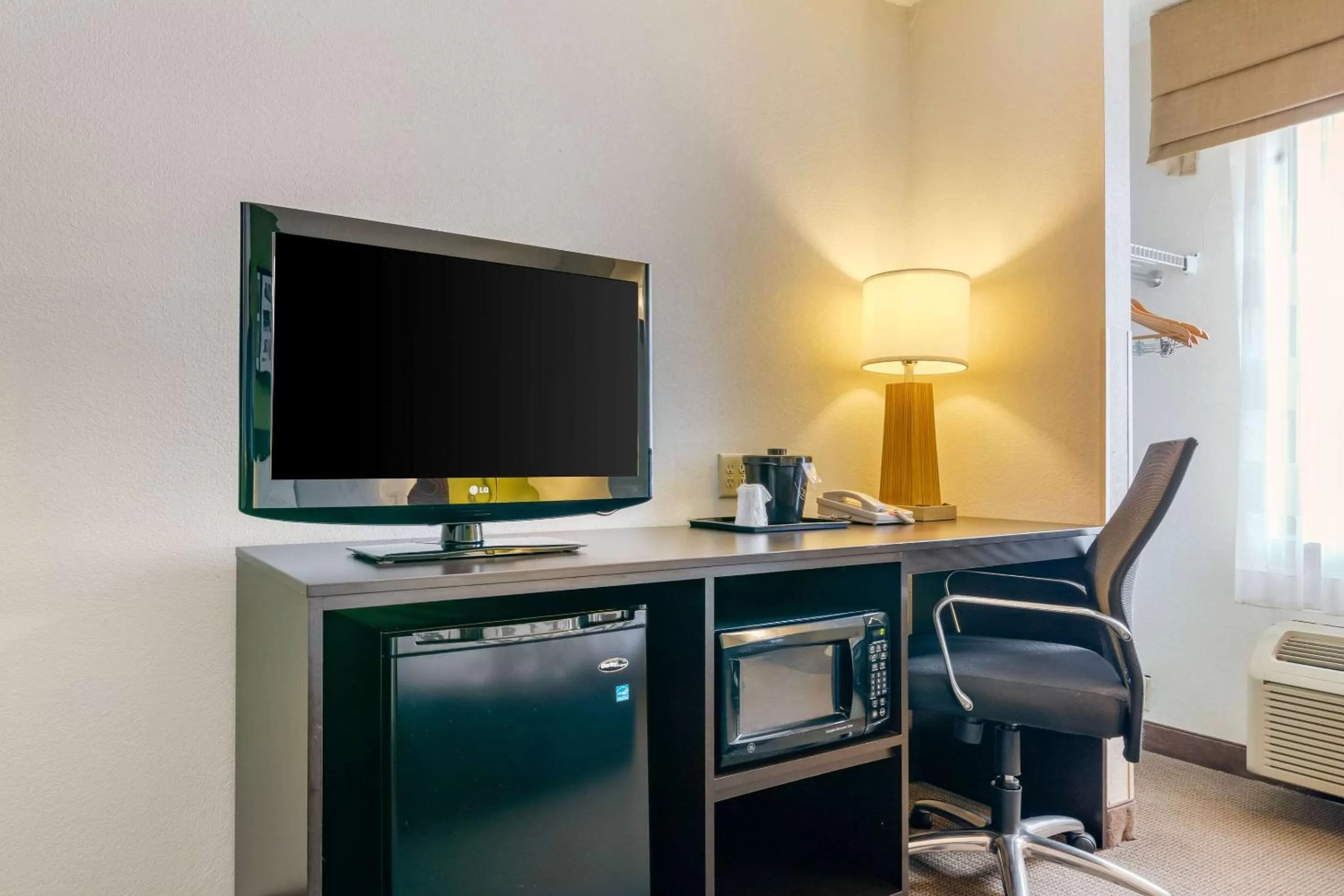 Photo of the whole room in Sleep Inn I-95 North Savannah