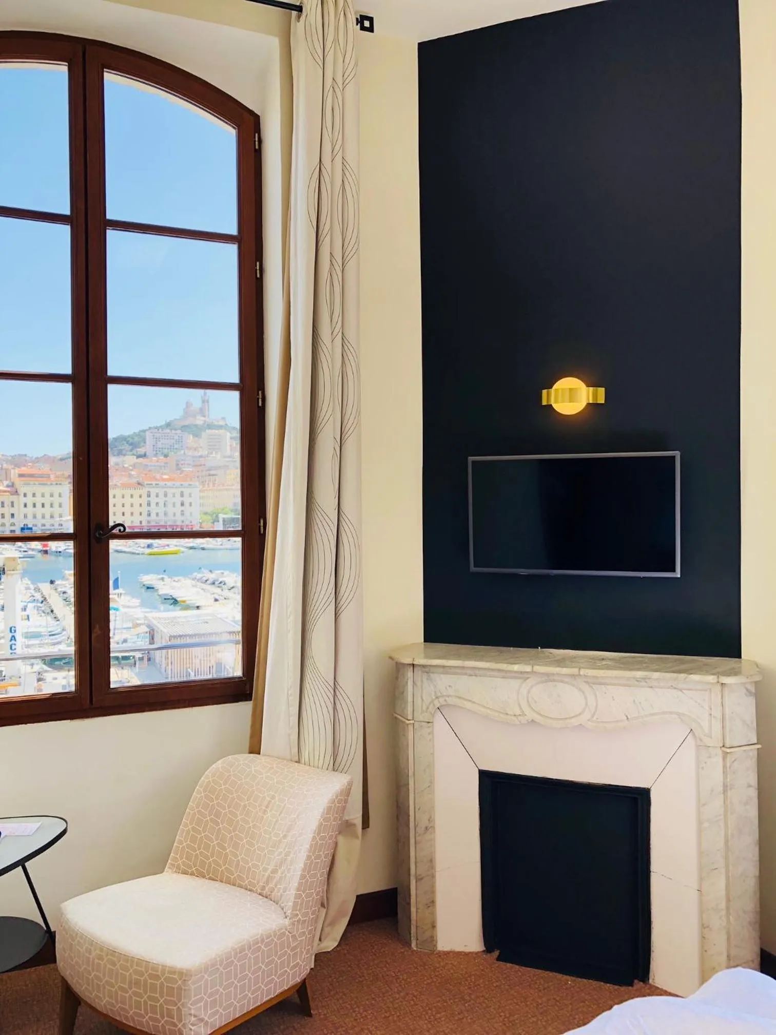 Decorative detail in Hotel Belle-Vue Vieux-Port