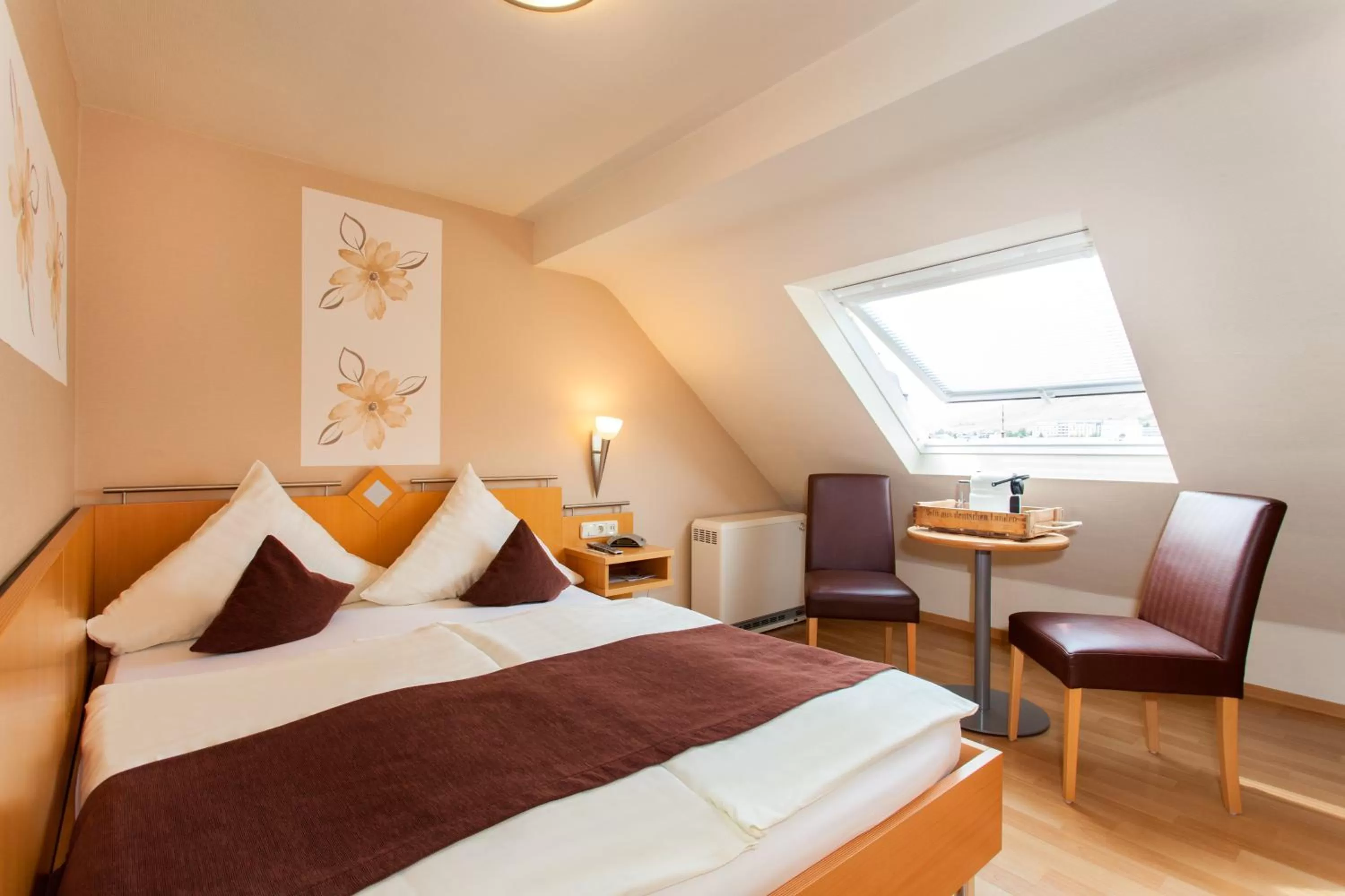 Photo of the whole room, Bed in Moselhaus Weiskopf