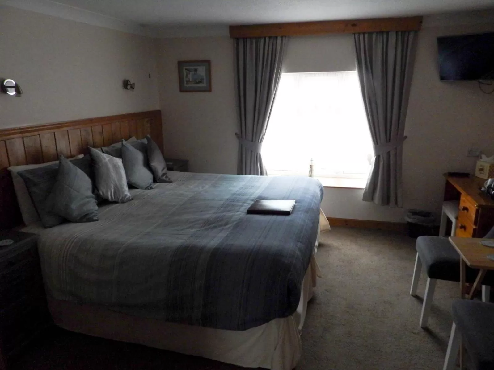 Bedroom, Bed in Crab pot cottage