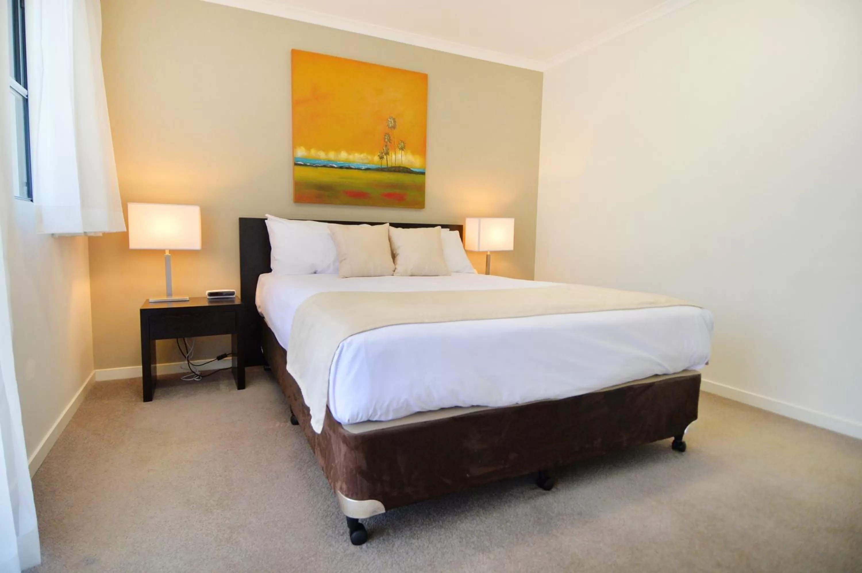 Bedroom, Bed in Gladstone City Central Apartment Hotel Official