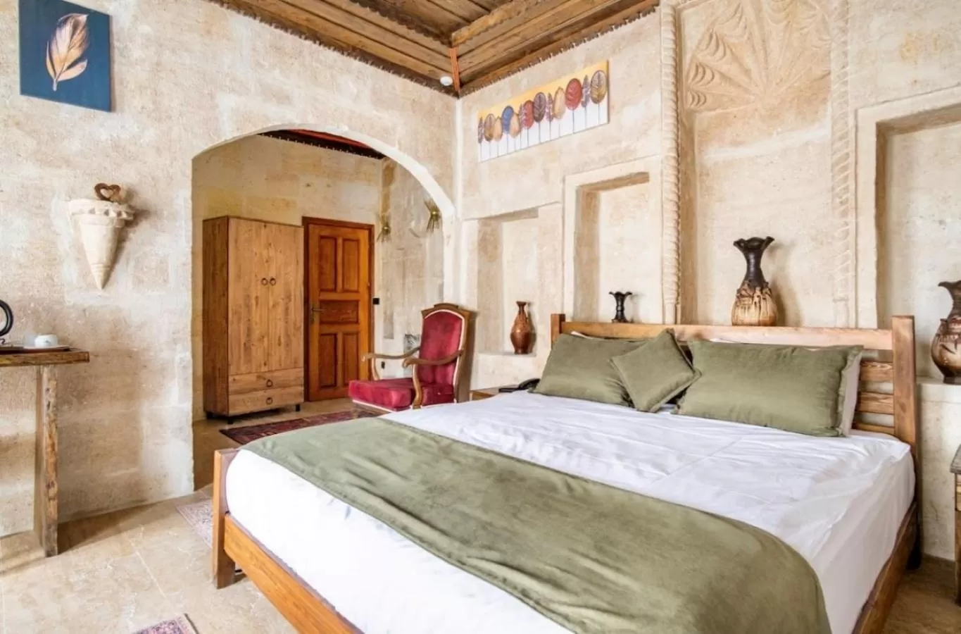 Photo of the whole room, Bed in Uzay Cave Suite Hotel