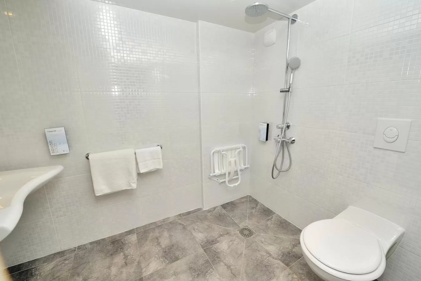 Facility for disabled guests in Campanile Annecy - Cran Gevrier