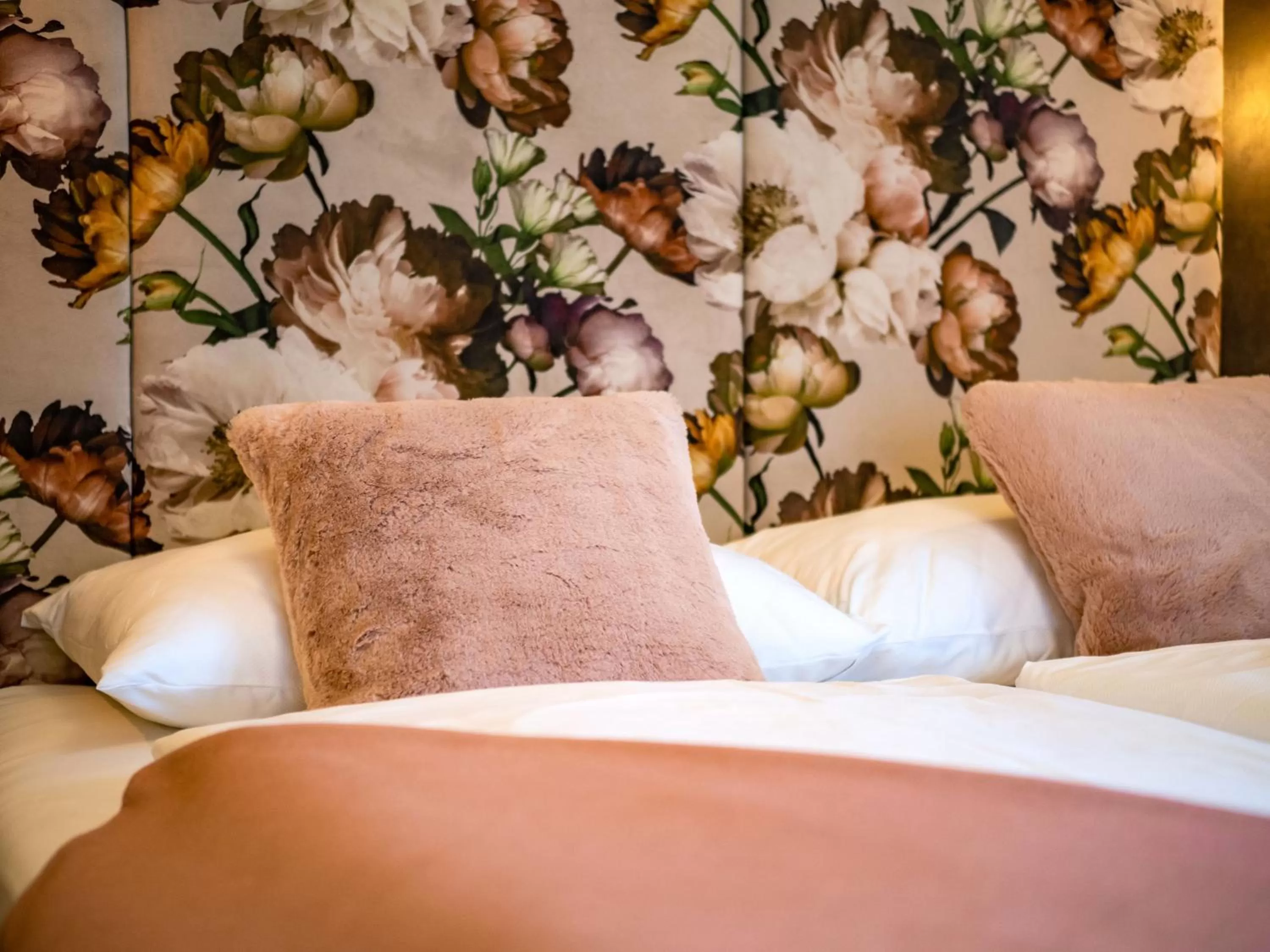 Bedroom, Bed in Hotel Jägerhof und Jagdhaus