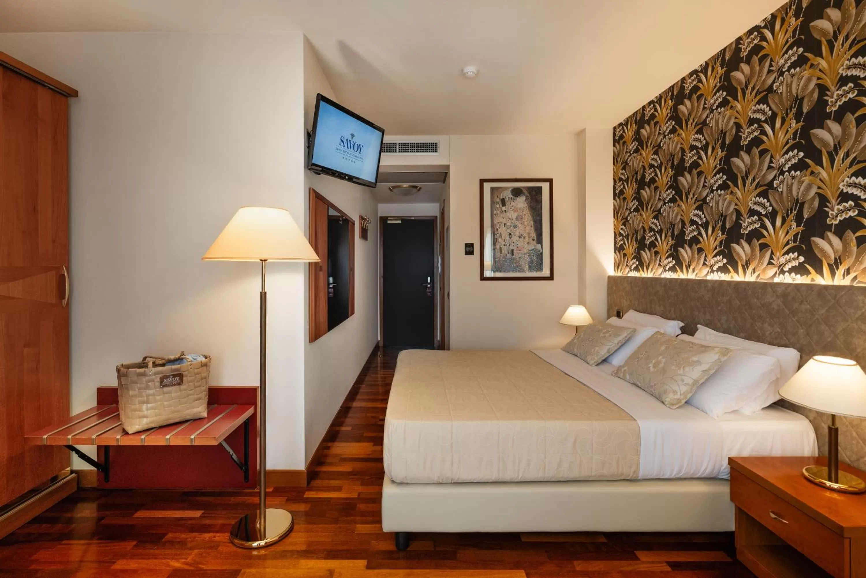 Bedroom, Bed in Savoy Beach Hotel & Thermal Spa