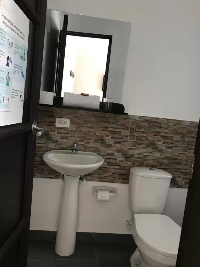 Bathroom in Hotel Anzea