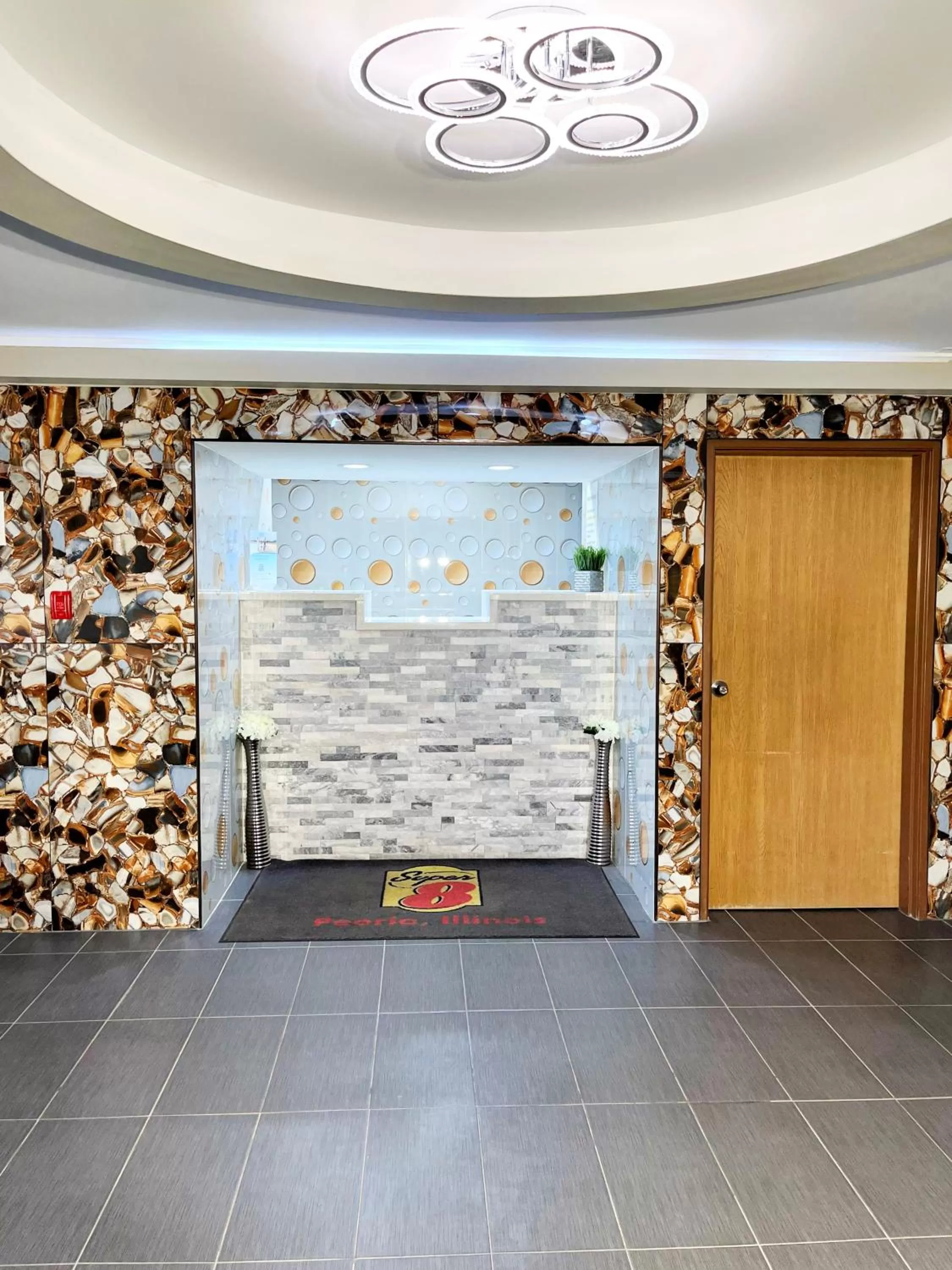 Lobby or reception in Super 8 by Wyndham Peoria