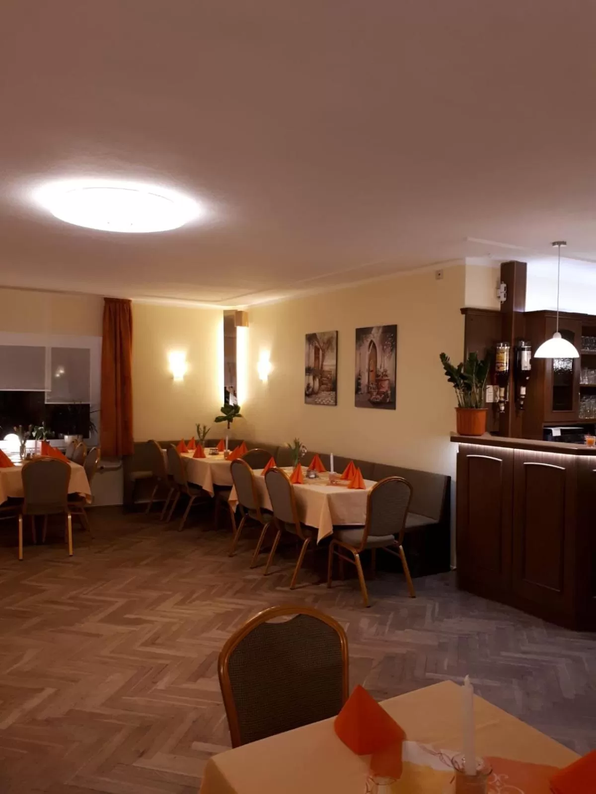 Restaurant/places to eat in Hotel & Pension Aßmann