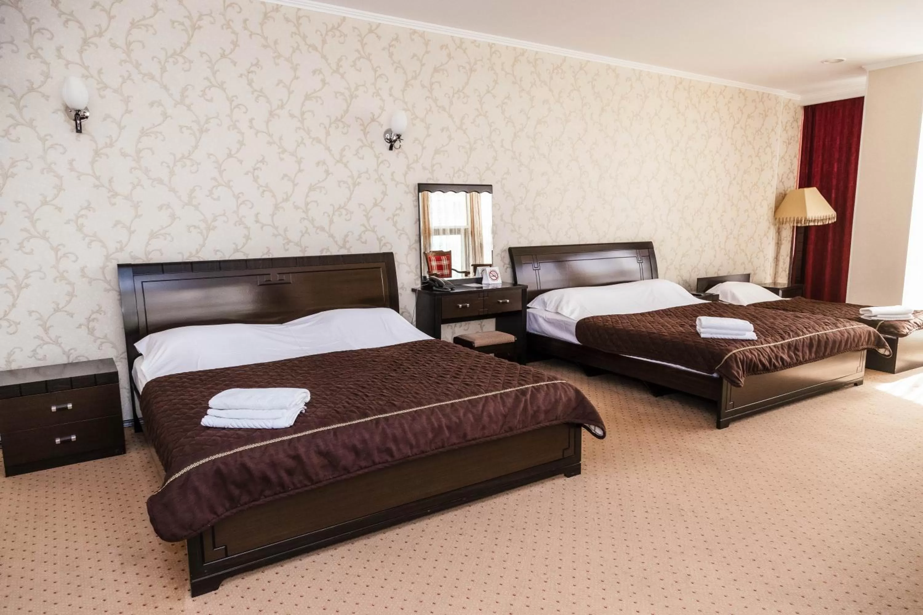 Bed in Golden Palace