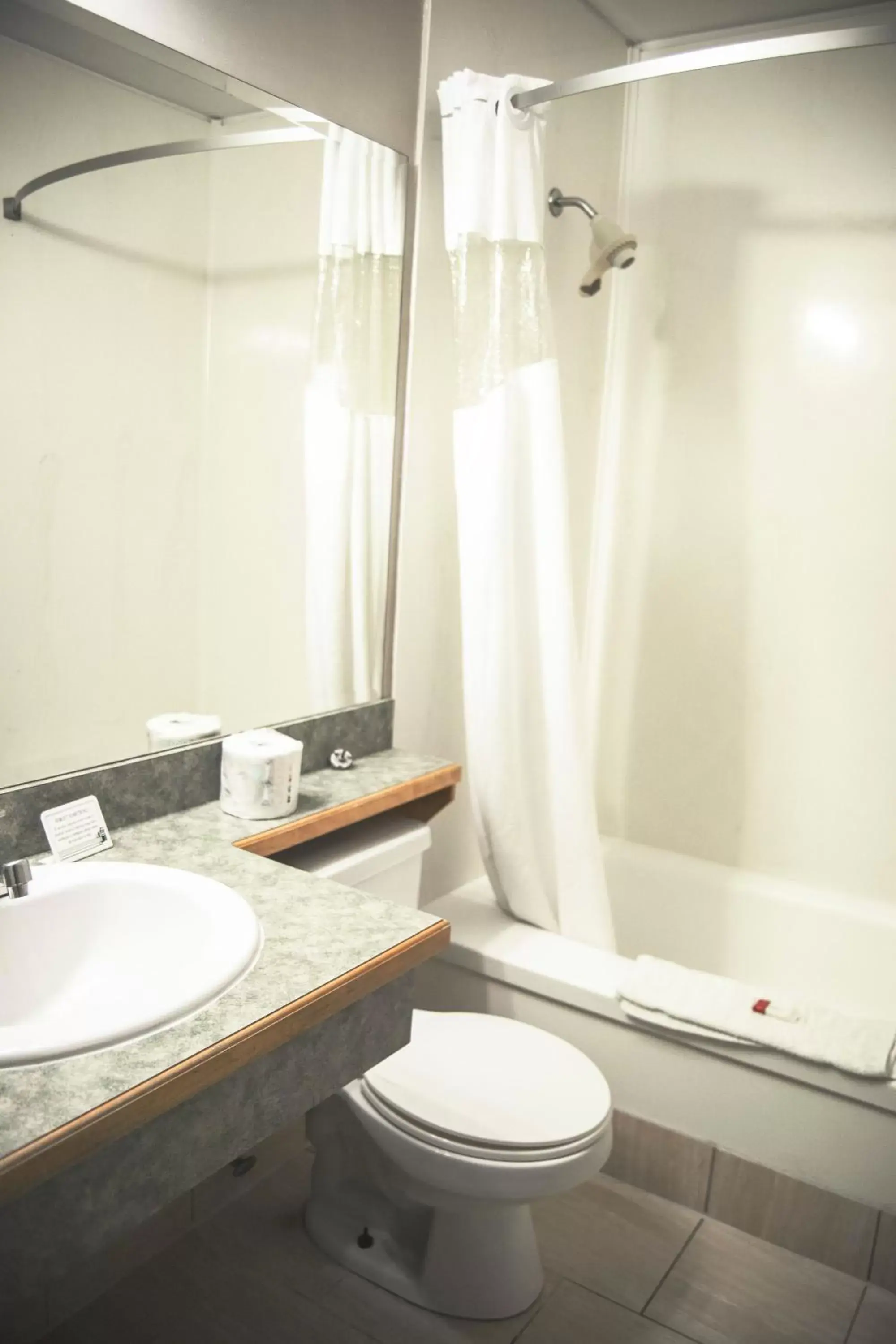 Queen Room with Two Queen Beds - Non-Smoking in Ramada by Wyndham Queen Room with Two Queen Beds - Non-Smoking in Ramada by Wyndham