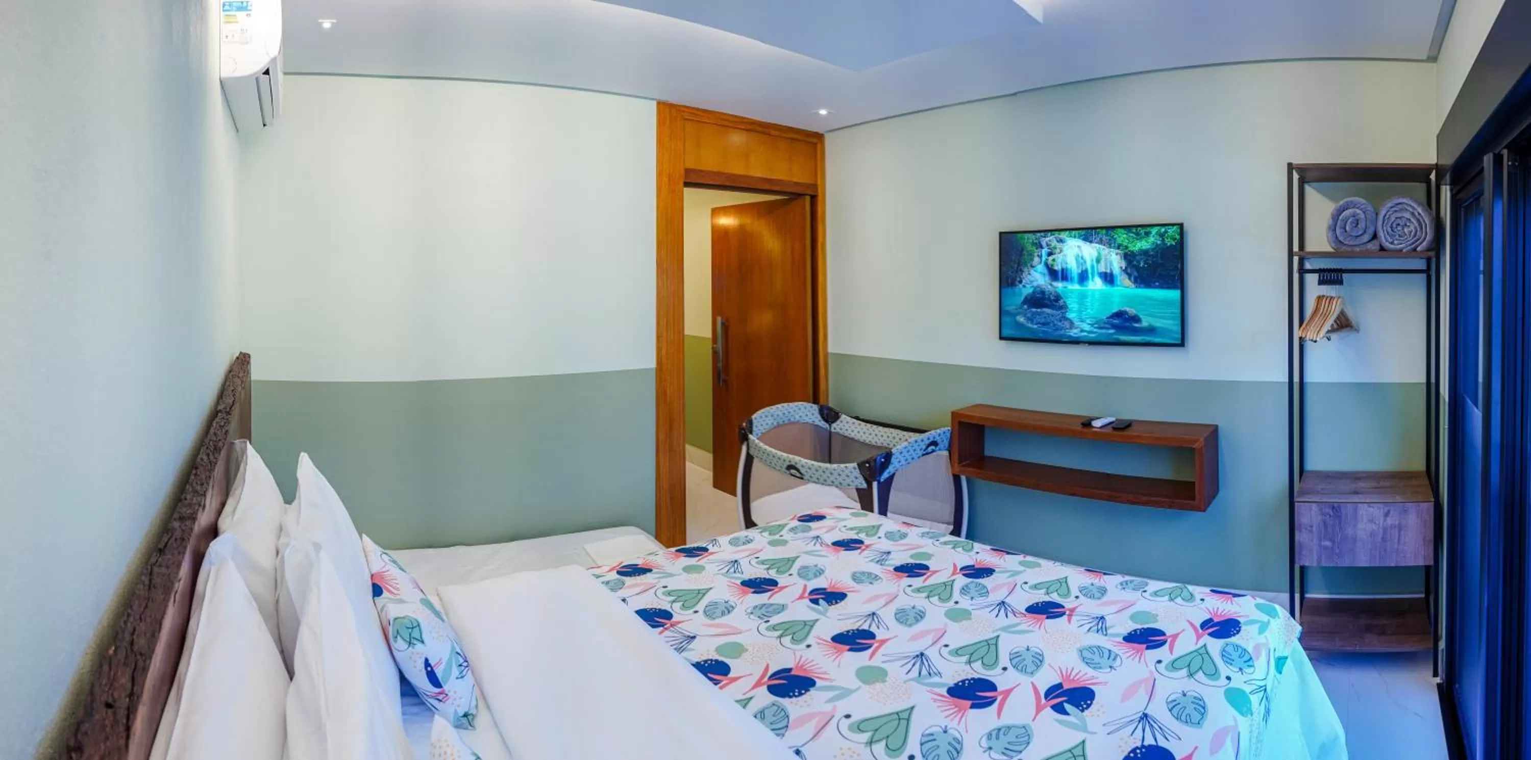 Photo of the whole room in Pousada Flores do Carmo