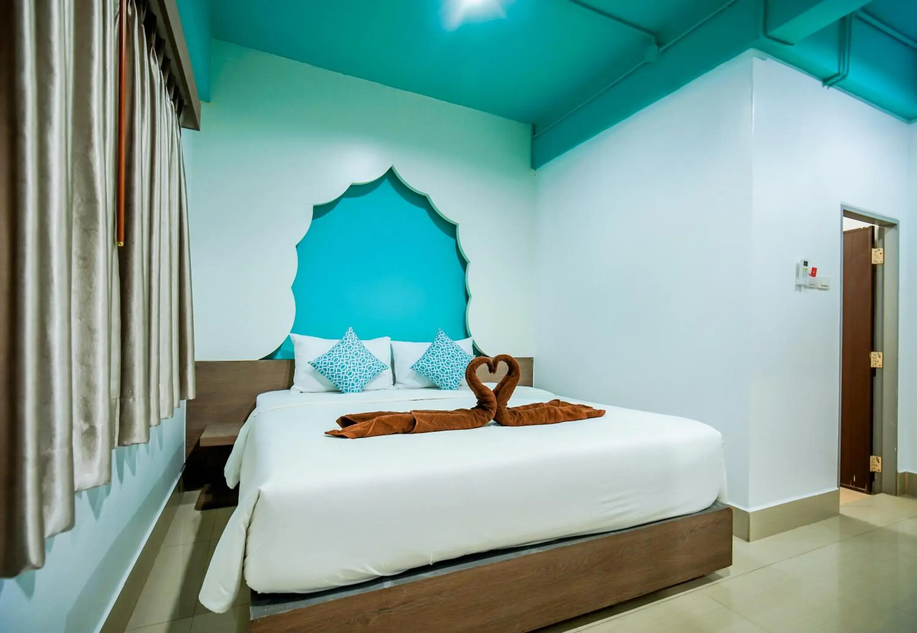 Standard Double Room (No View) in Khaleej Mass Hotel Patong Standard Double Room (No View) in Khaleej Mass Hotel Patong