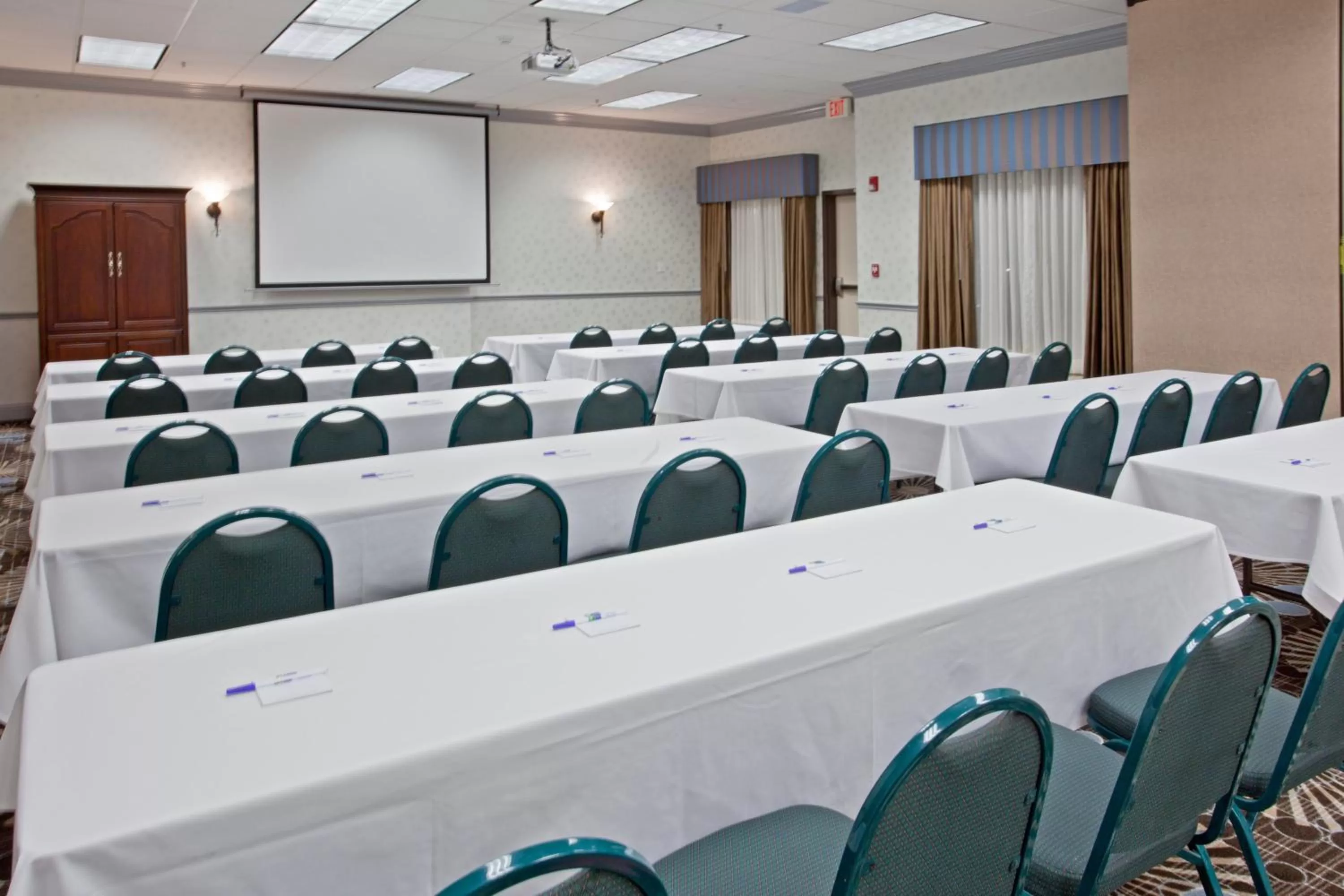 Meeting/conference room in Holiday Inn Express & Suites College Station by IHG