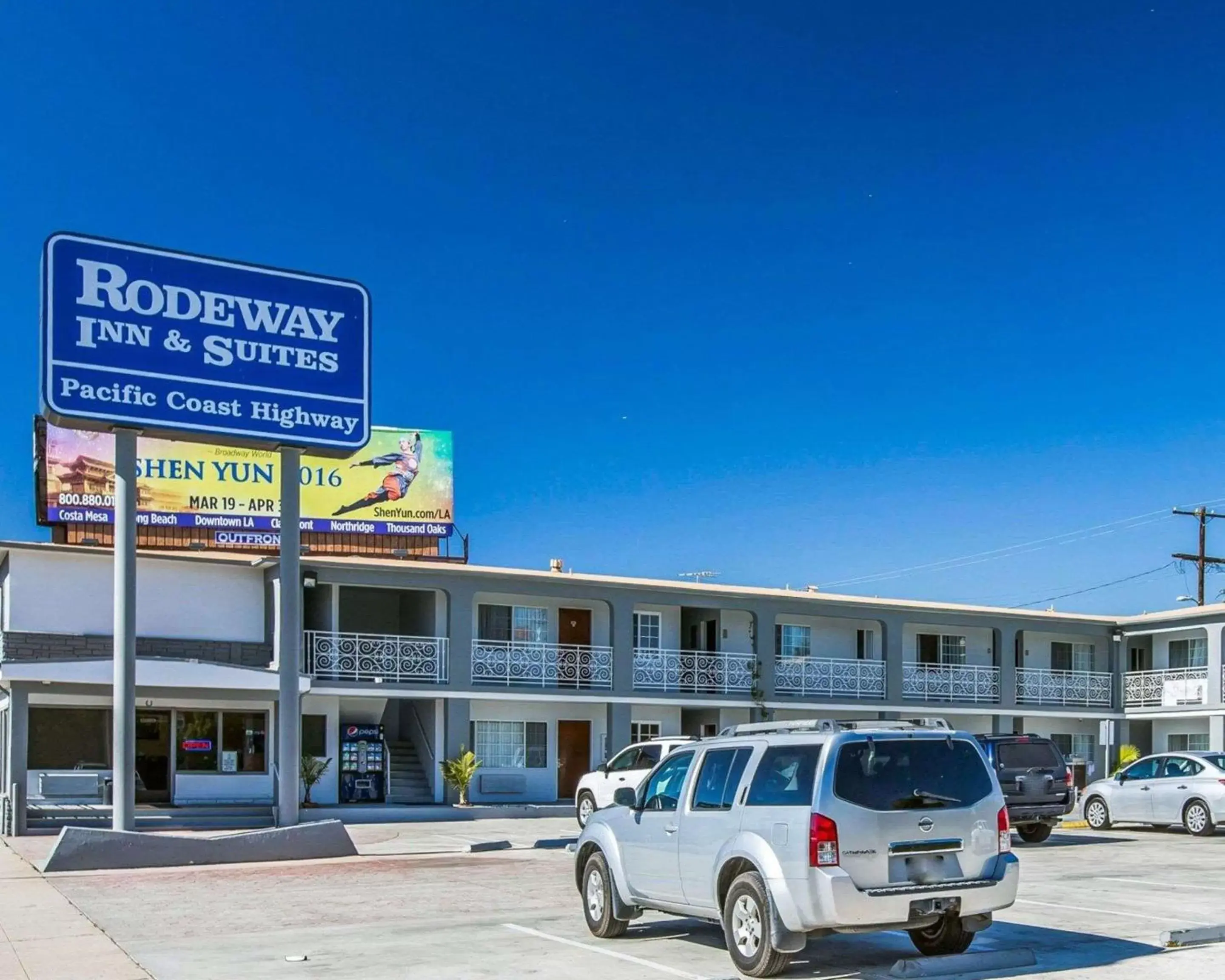 Property Building in Rodeway Inn & Suites Pacific Coast Highway Property Building in Rodeway Inn & Suites Pacific Coast Highway