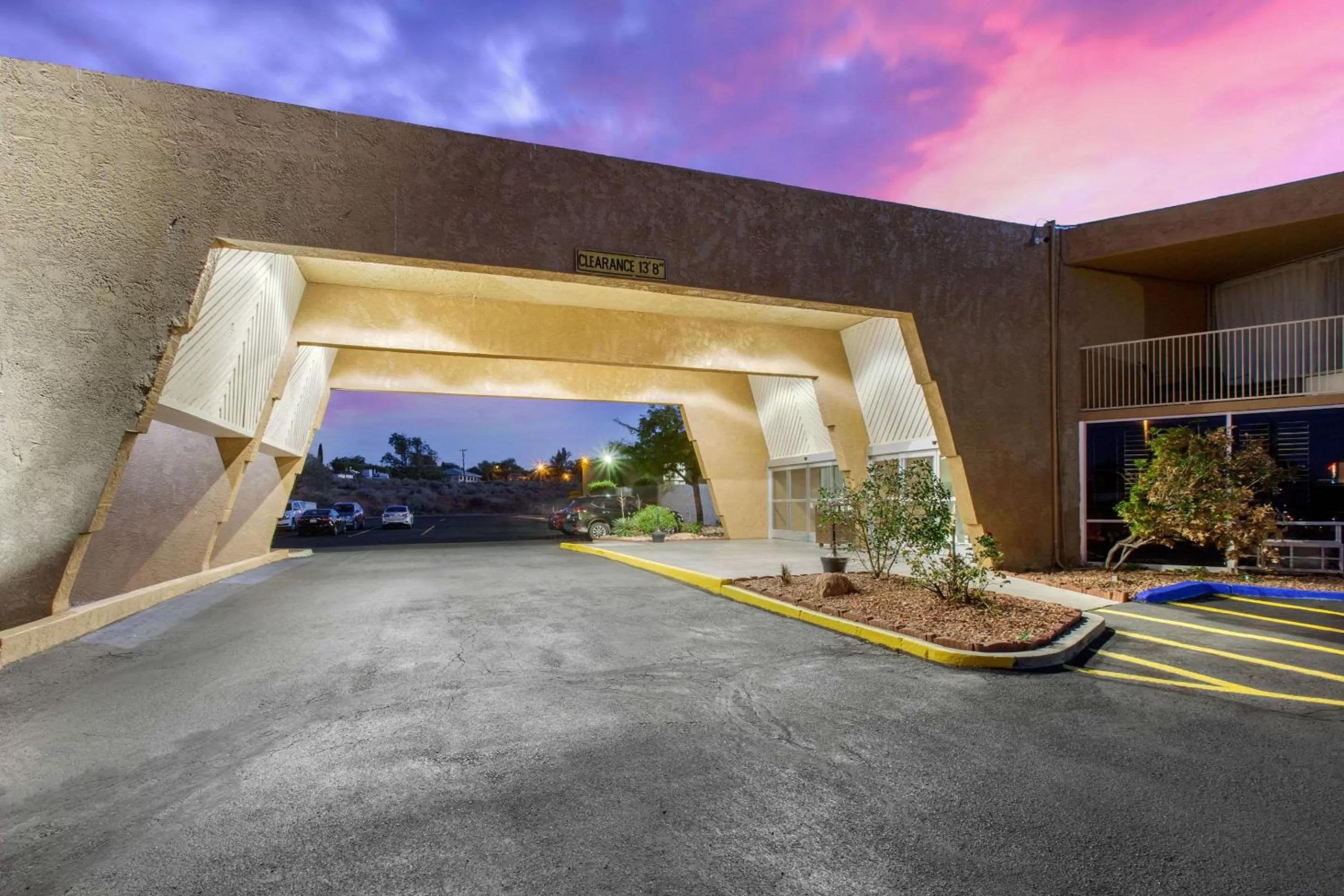 Property building in Quality Inn View of Lake Powell - Page