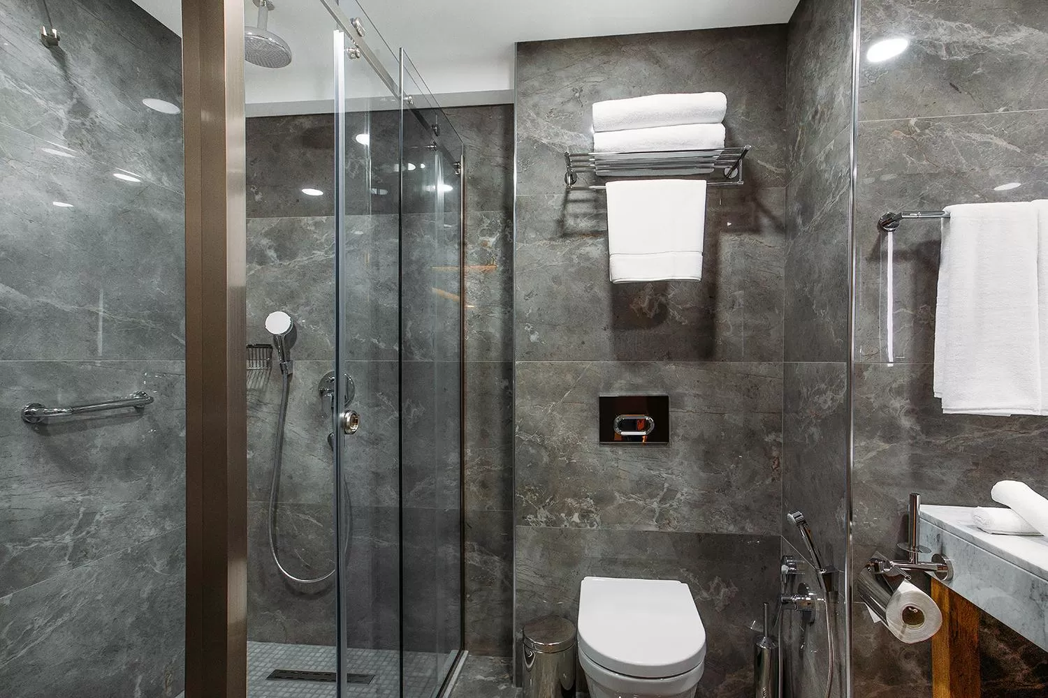 Bathroom in Marjan Plaza Hotel