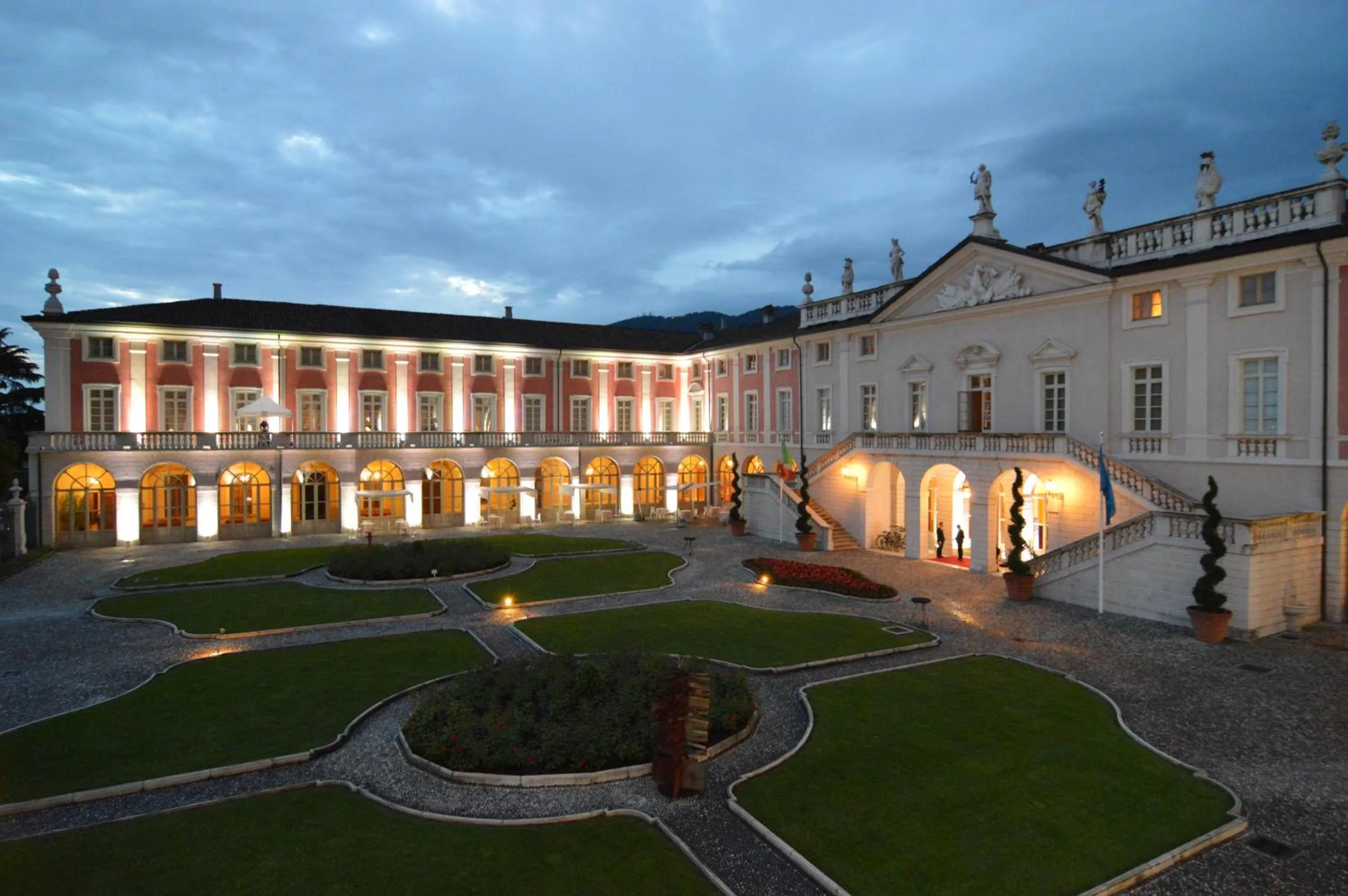 Facade/entrance in Villa Fenaroli Palace Hotel