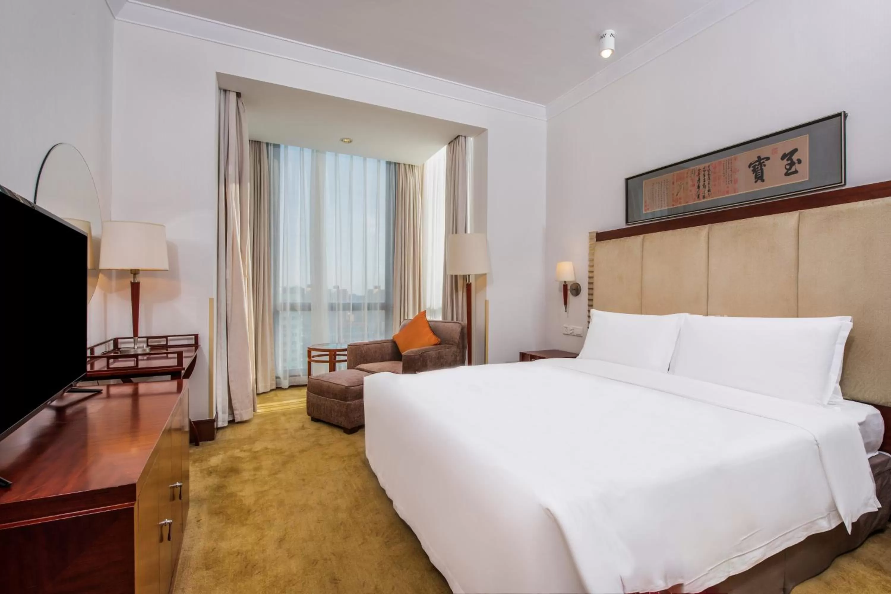 Photo of the whole room, Bed in Holiday Inn Temple Of Heaven Beijing by IHG