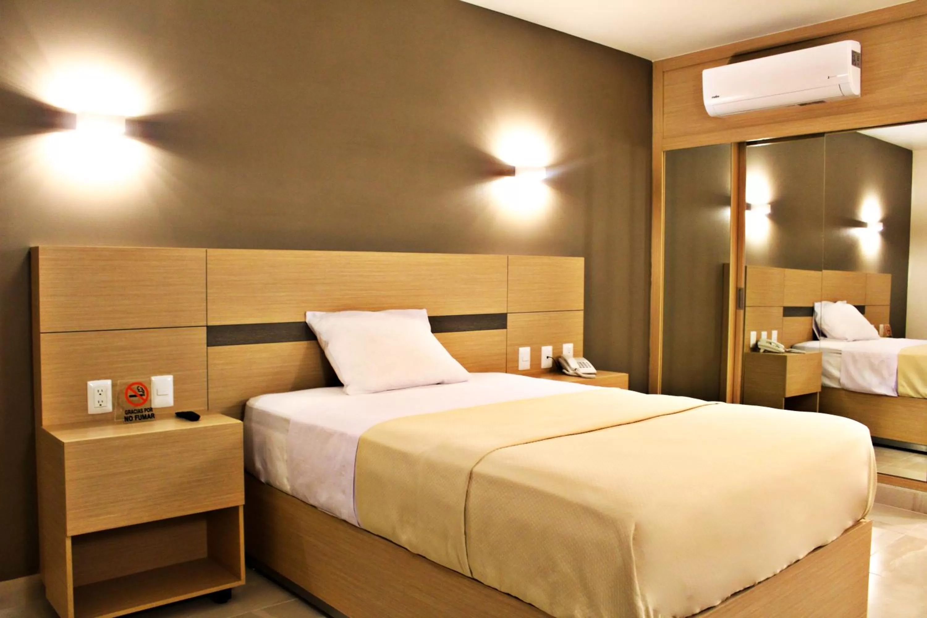 Photo of the whole room, Bed in Hotel Valle Express