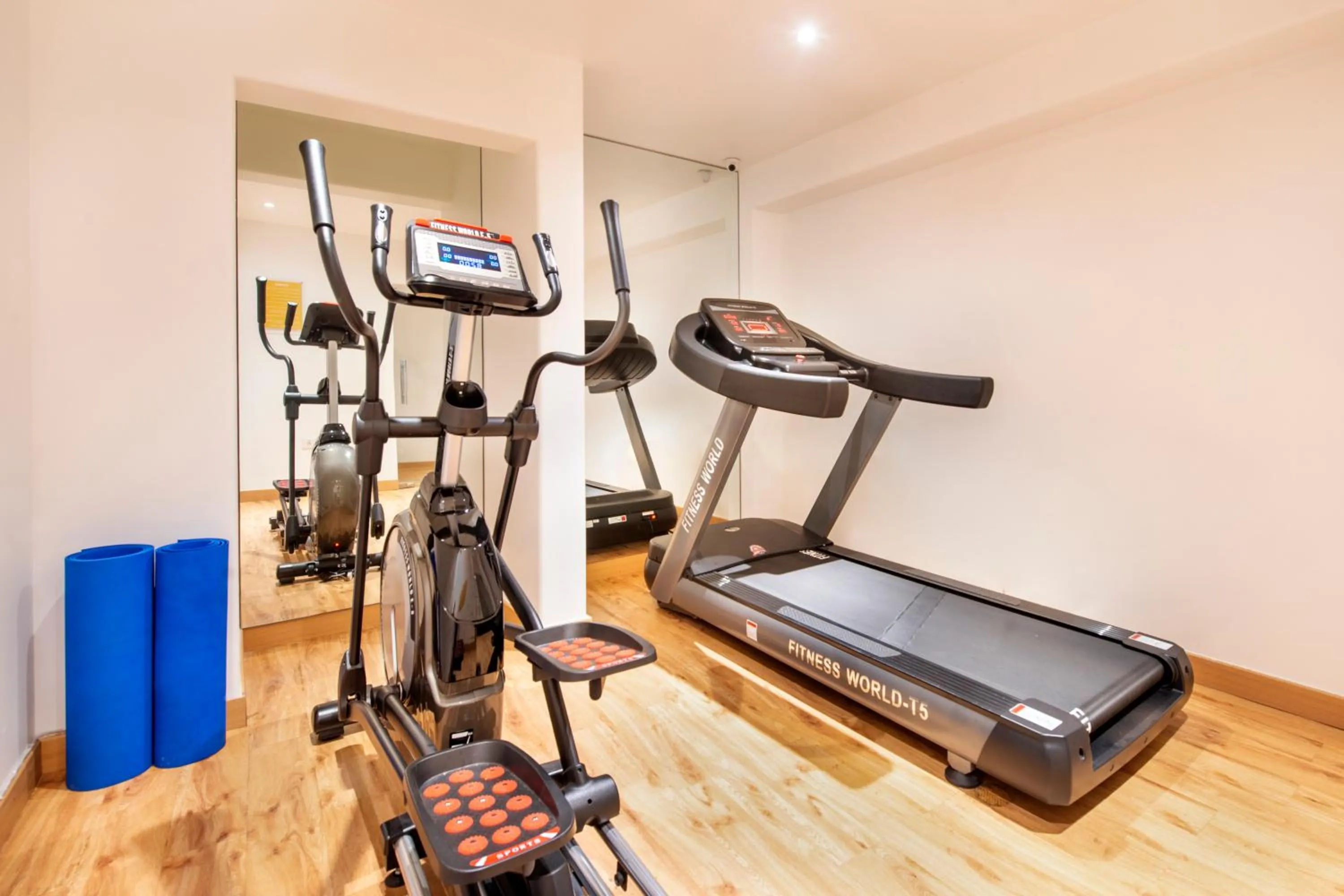 Area and facilities in bloomrooms @ Janpath