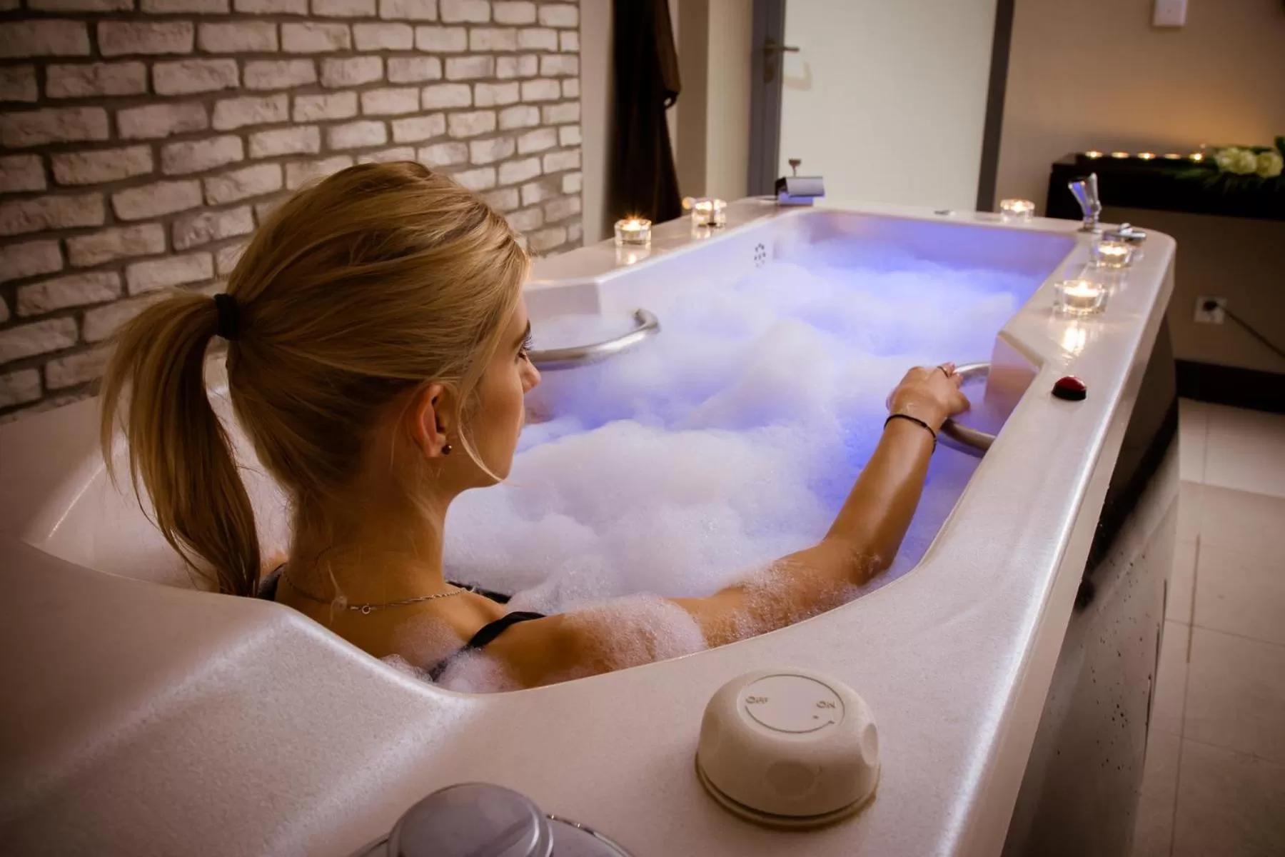 Hot Tub in Hotel Nowy Dwór Elizy blisko Sky Bridge